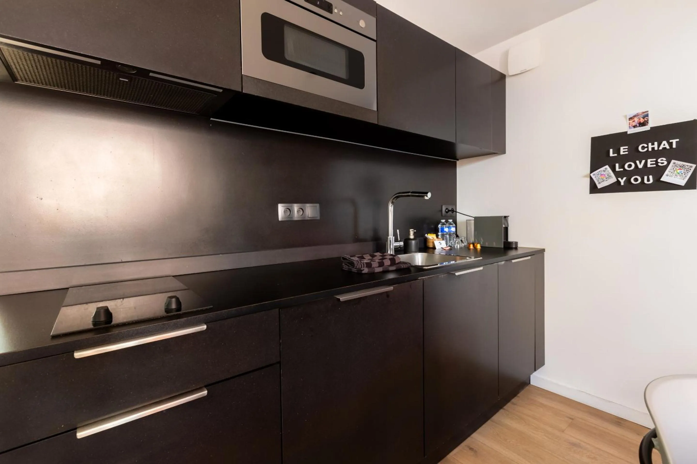 Kitchen or kitchenette in Au Chat Qui Dort Lille - Magasin