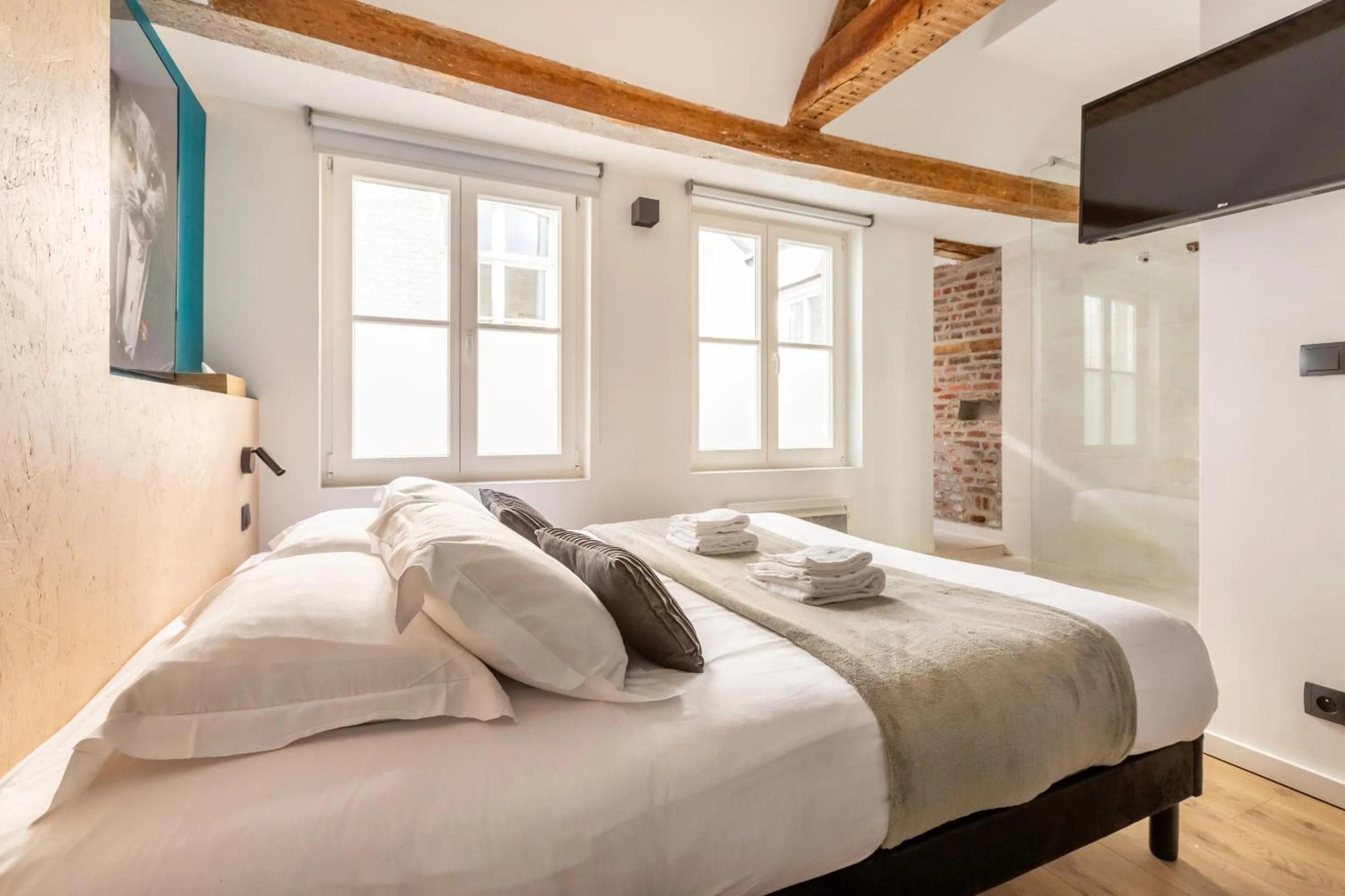 Bedroom, Bed in Au Chat Qui Dort Lille - Magasin