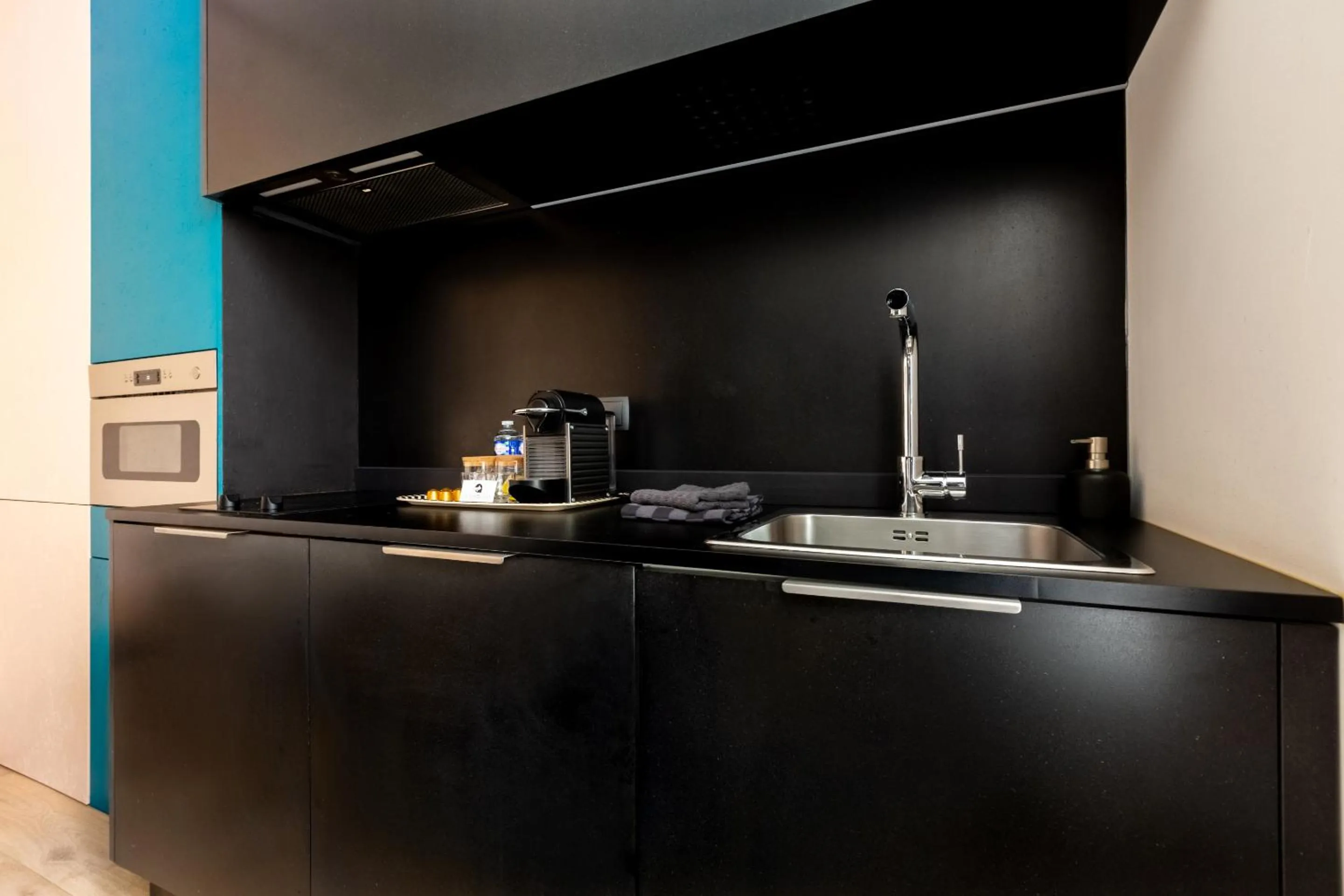 Kitchen or kitchenette in Au Chat Qui Dort Lille - Magasin