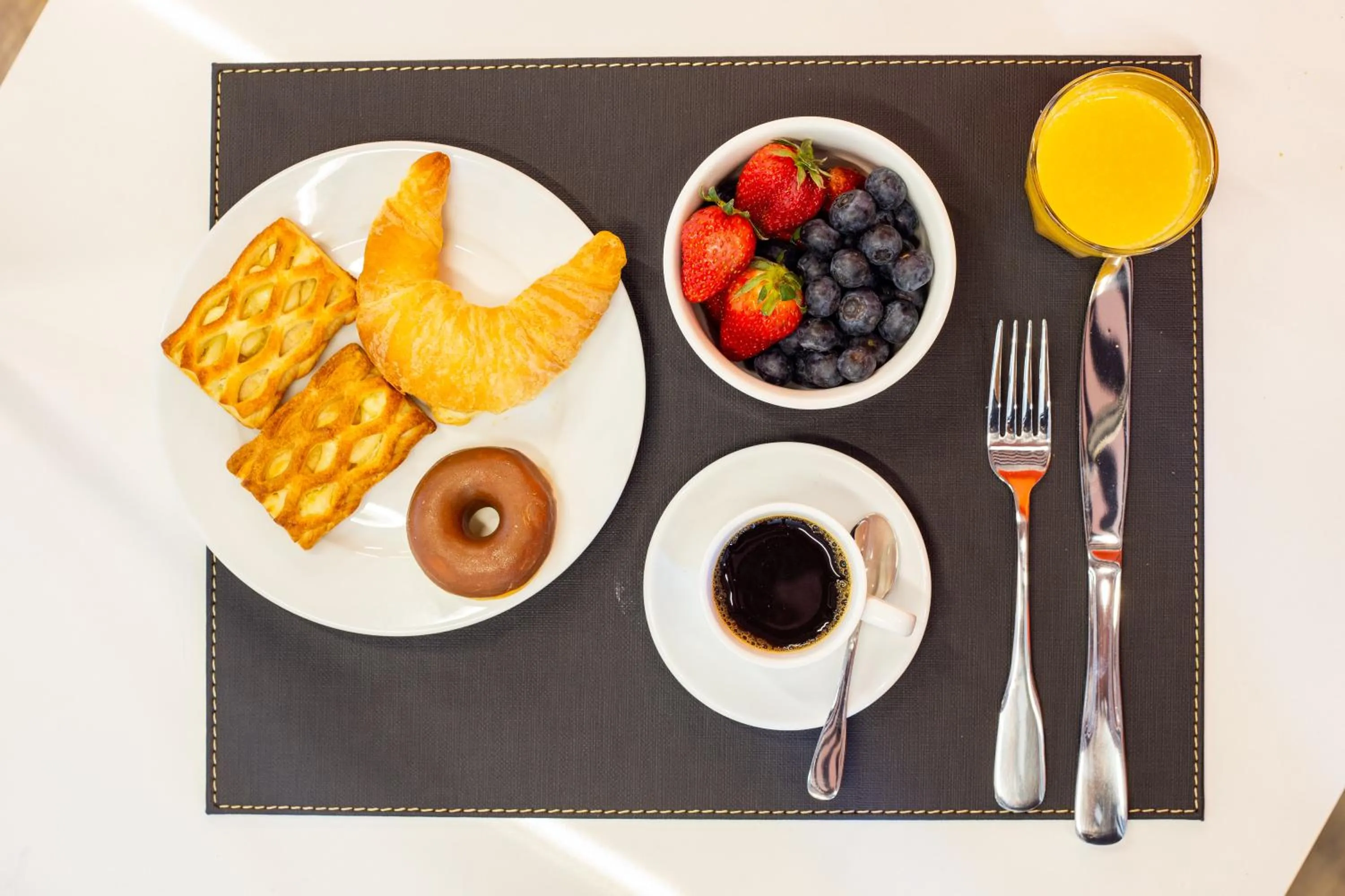 Continental breakfast in Hostal Boutique Black Cat