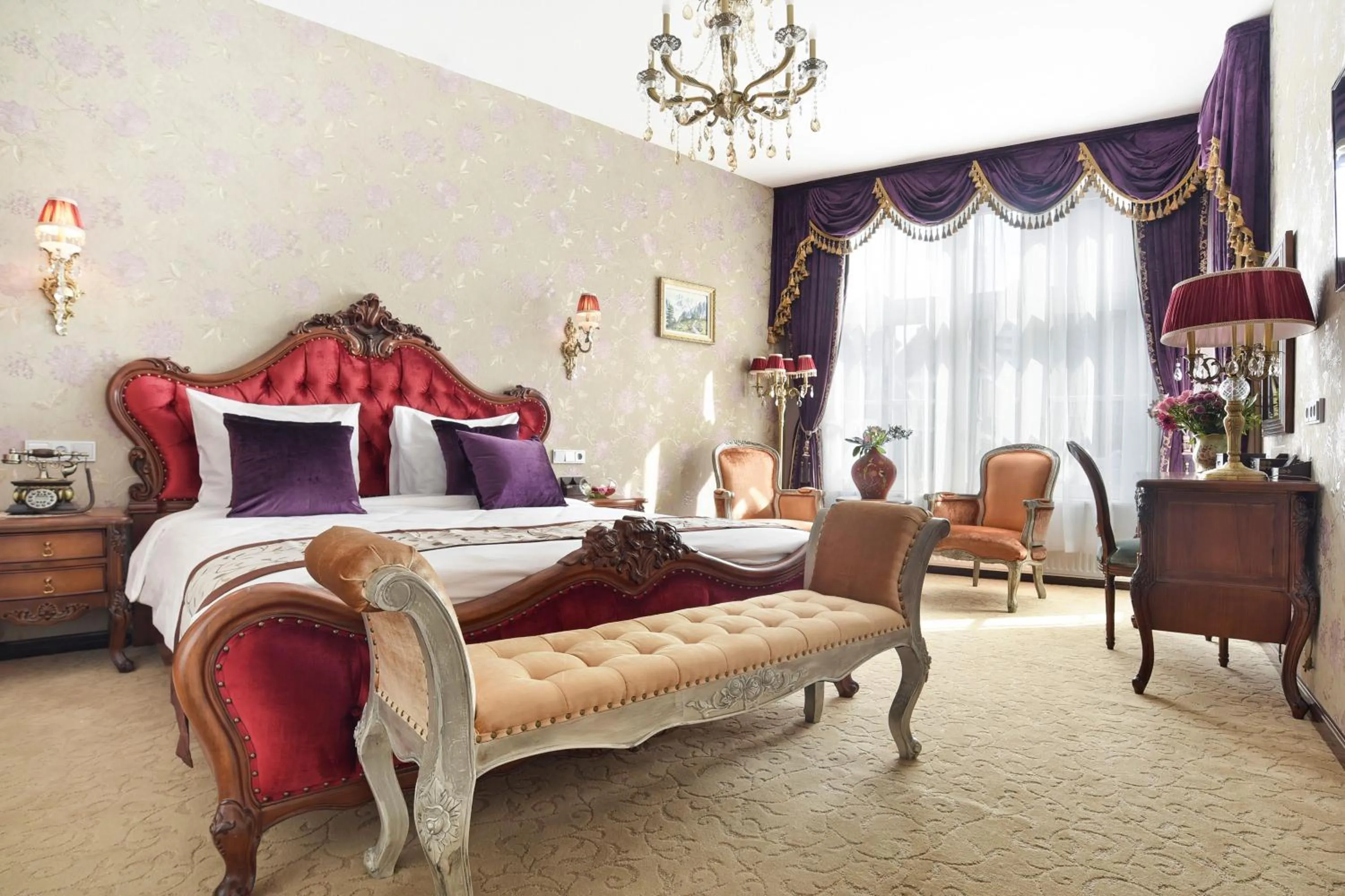 Seating area, Bed in Hotel The Stamp