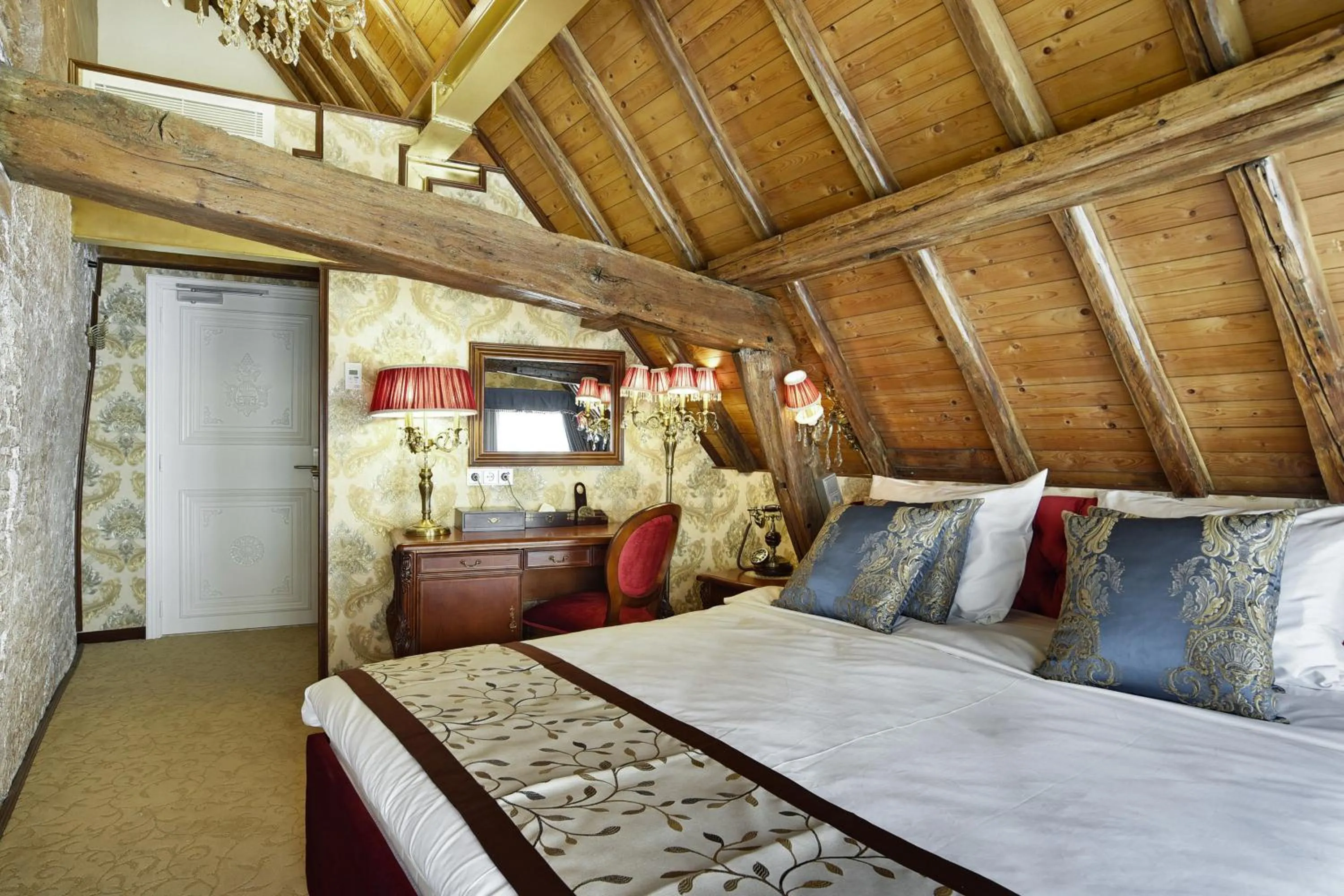 Seating area, Bed in Hotel The Stamp