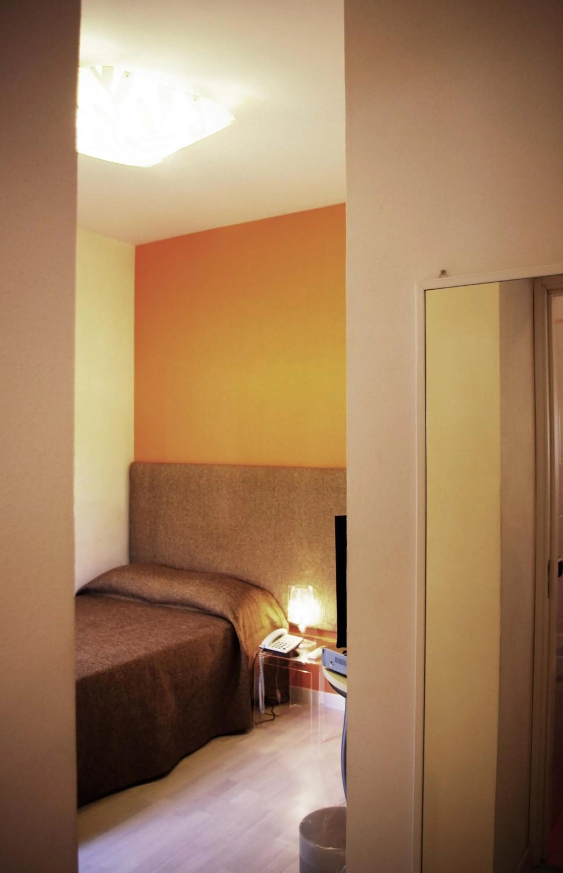 Shower, Bed in La Piccola Locanda