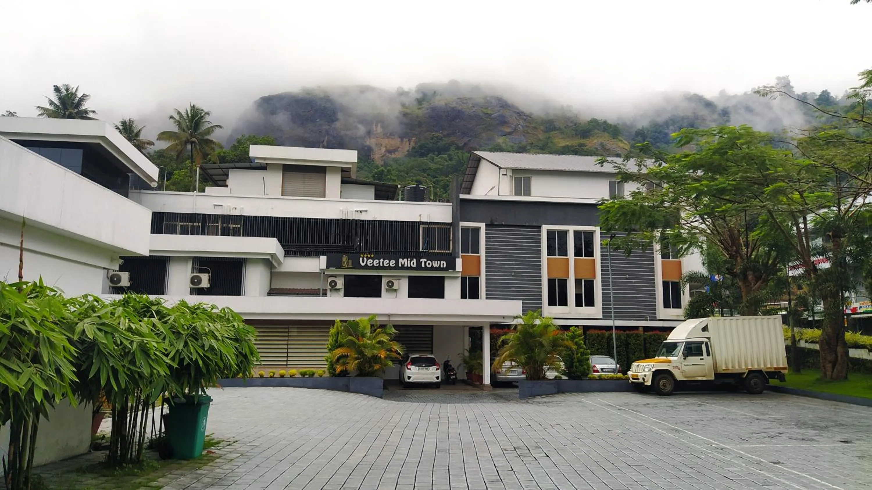 Property building in VEETEE MID TOWN