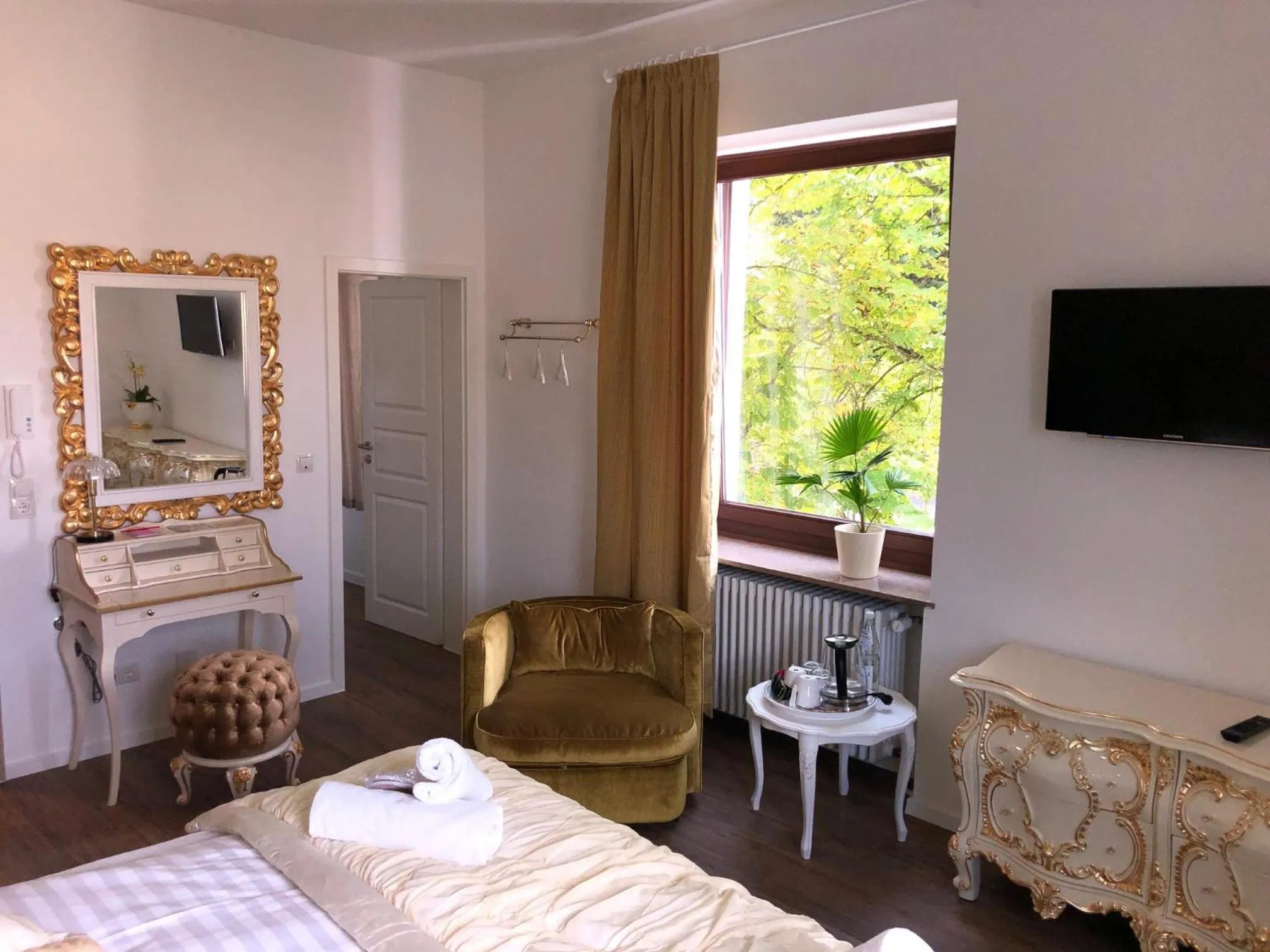 Bed in Boutique-Hotel „Altes Rathaus“