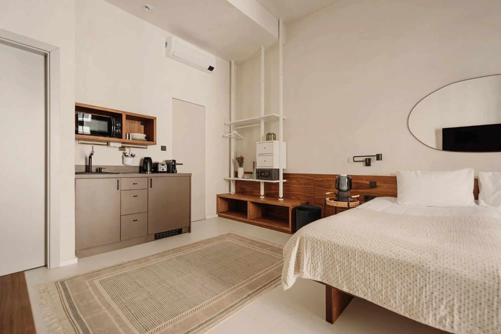 Kitchen or kitchenette, Bed in TG Hotel Apartments Budapest