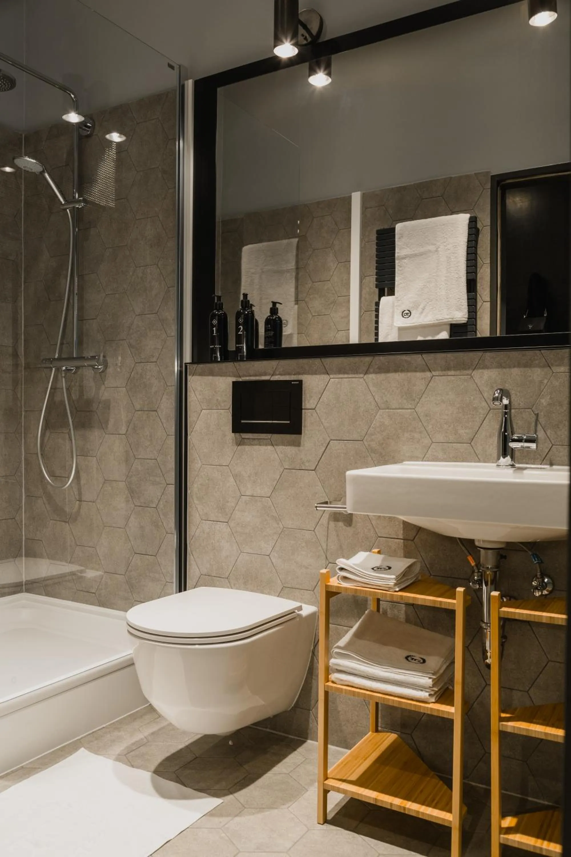 Shower in TG Hotel Apartments Budapest