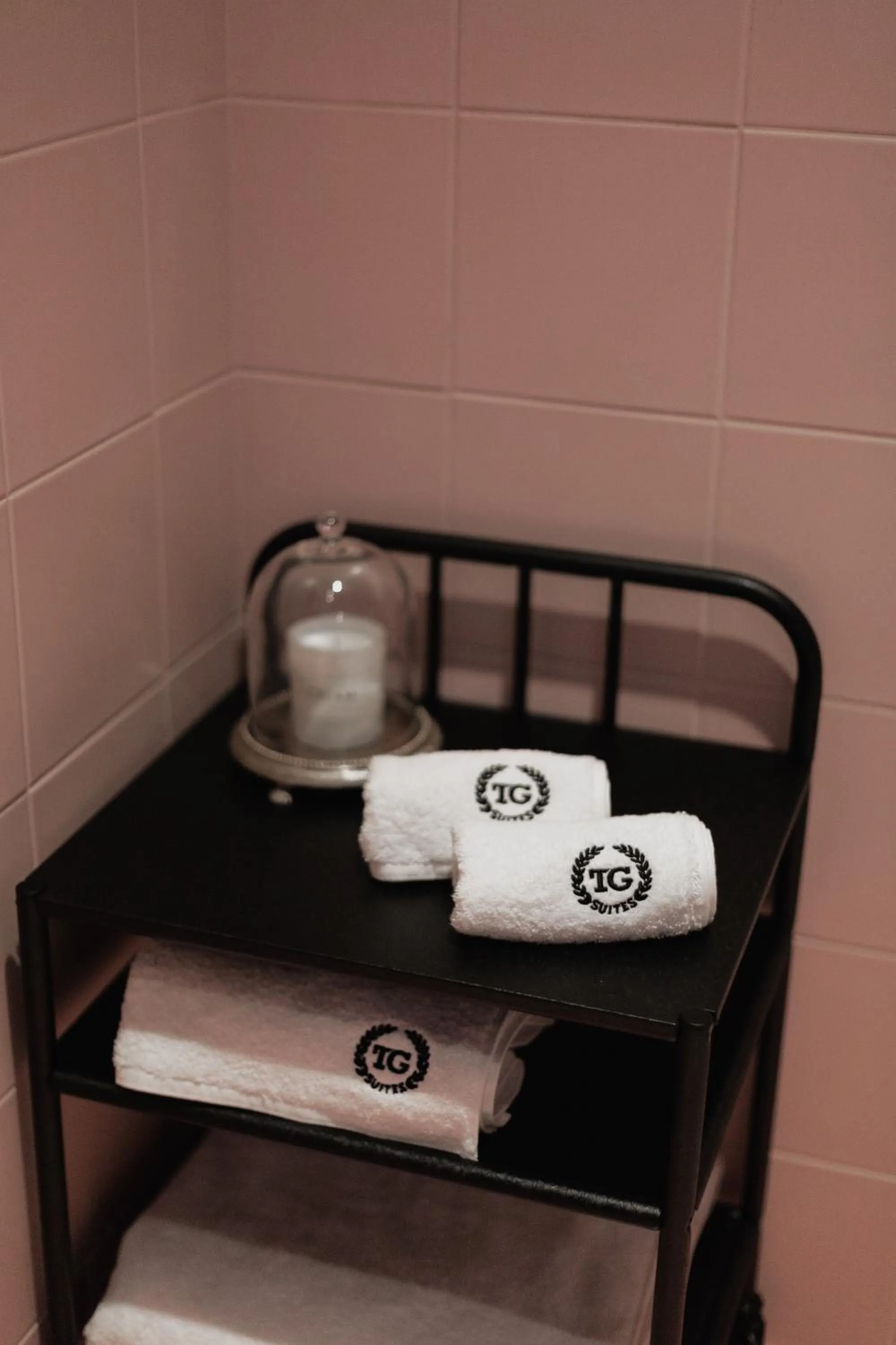 Bathroom, Bed in TG Hotel Apartments Budapest