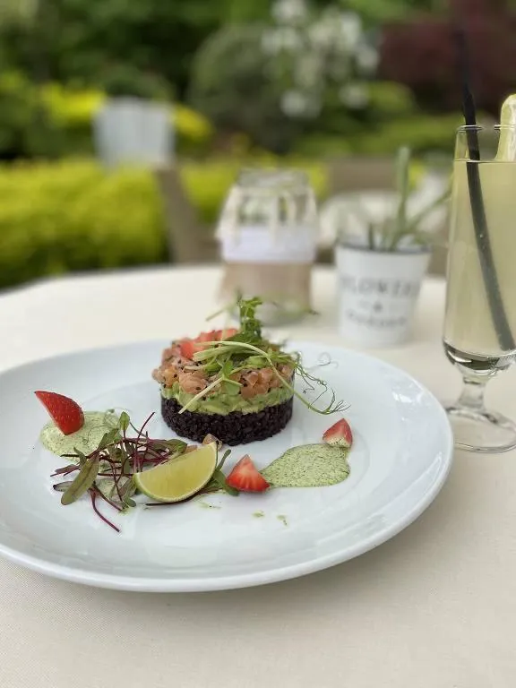 Restaurant/places to eat in Hotel Sahara