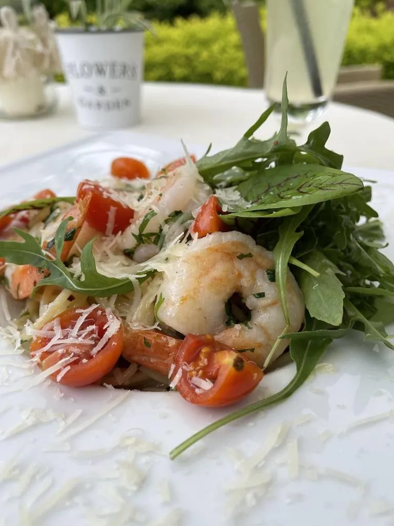 Restaurant/places to eat in Hotel Sahara