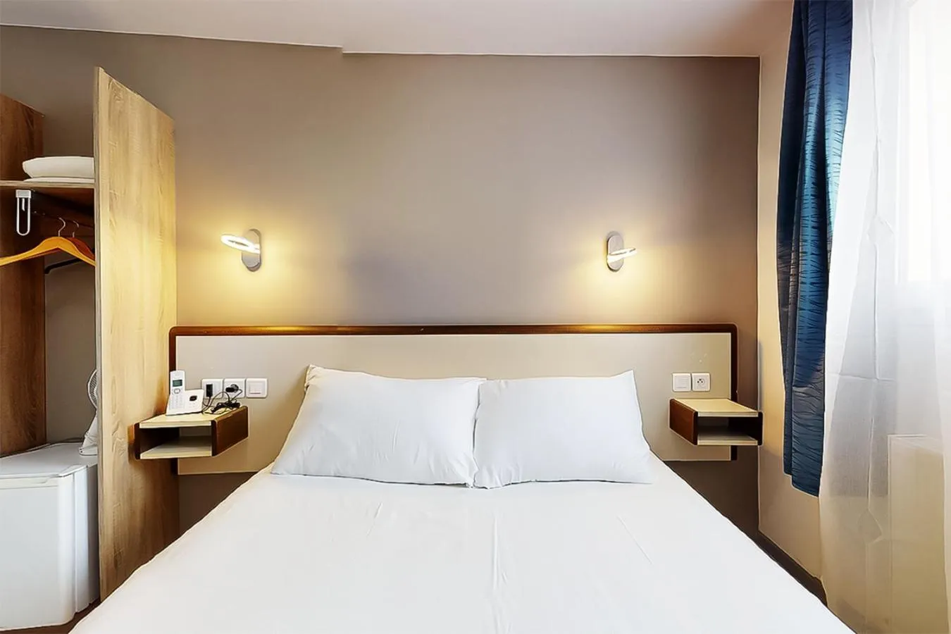 Bed in Hôtel de Ménilmontant