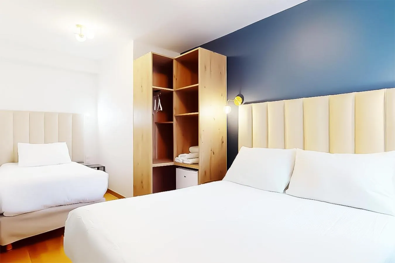 Bed in Hôtel de Ménilmontant