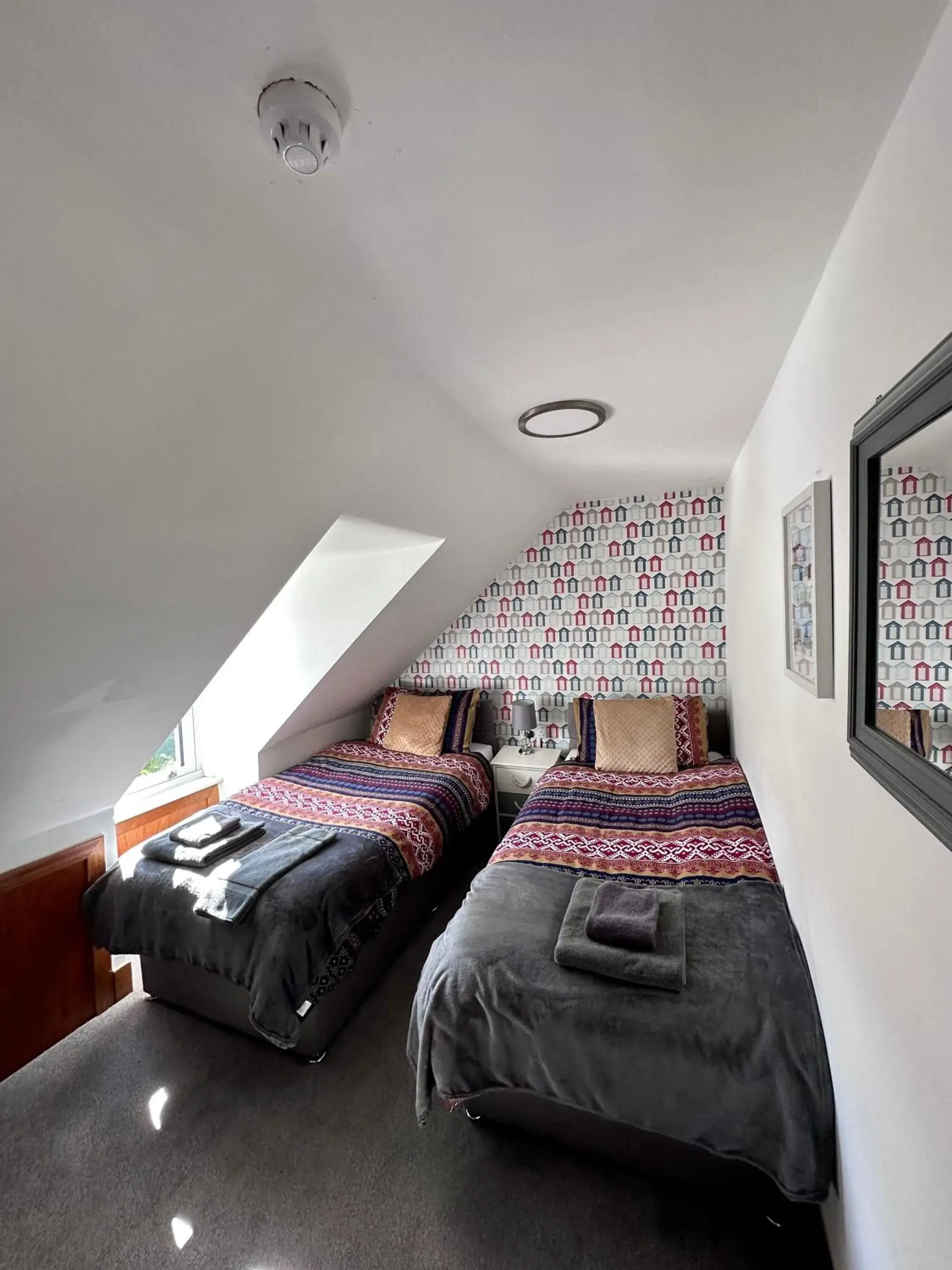 Standard Twin Room with Shared Bathroom in Islay Frigate Hotel Standard Twin Room with Shared Bathroom in Islay Frigate Hotel