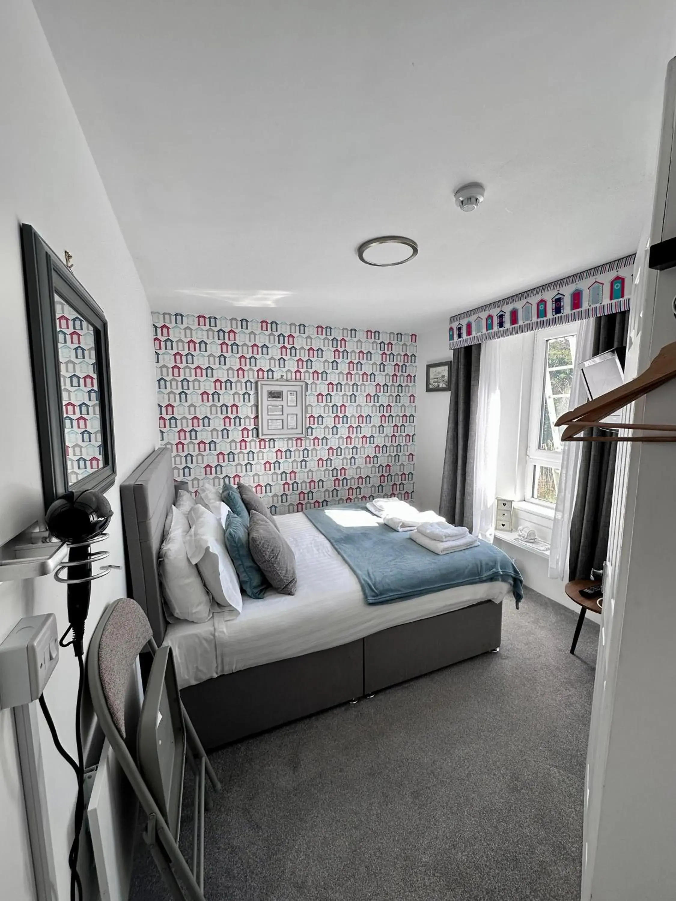 Small Double Room in Islay Frigate Hotel Small Double Room in Islay Frigate Hotel