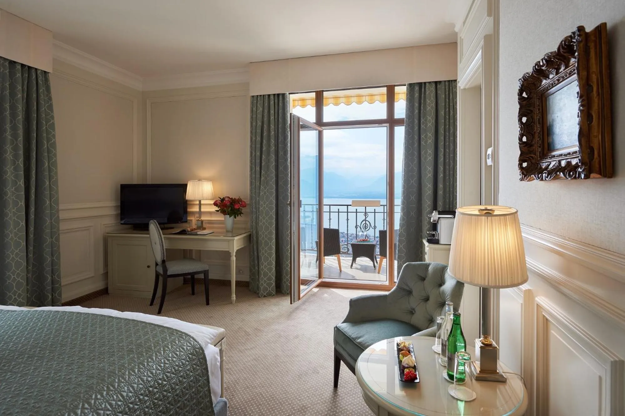 TV and multimedia, Bed in Le Mirador Resort & Spa