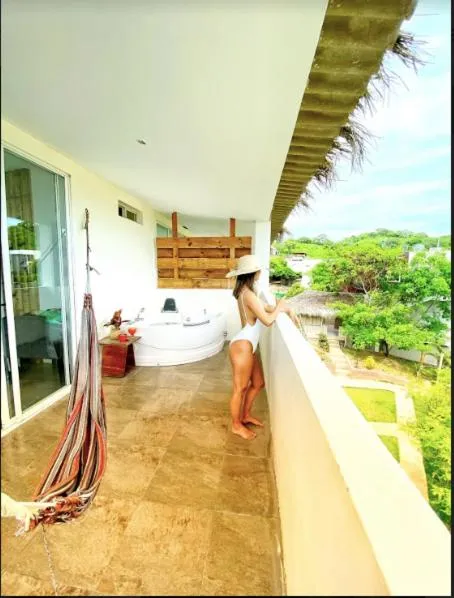 ME Hotel & Villas - Montañita Estates