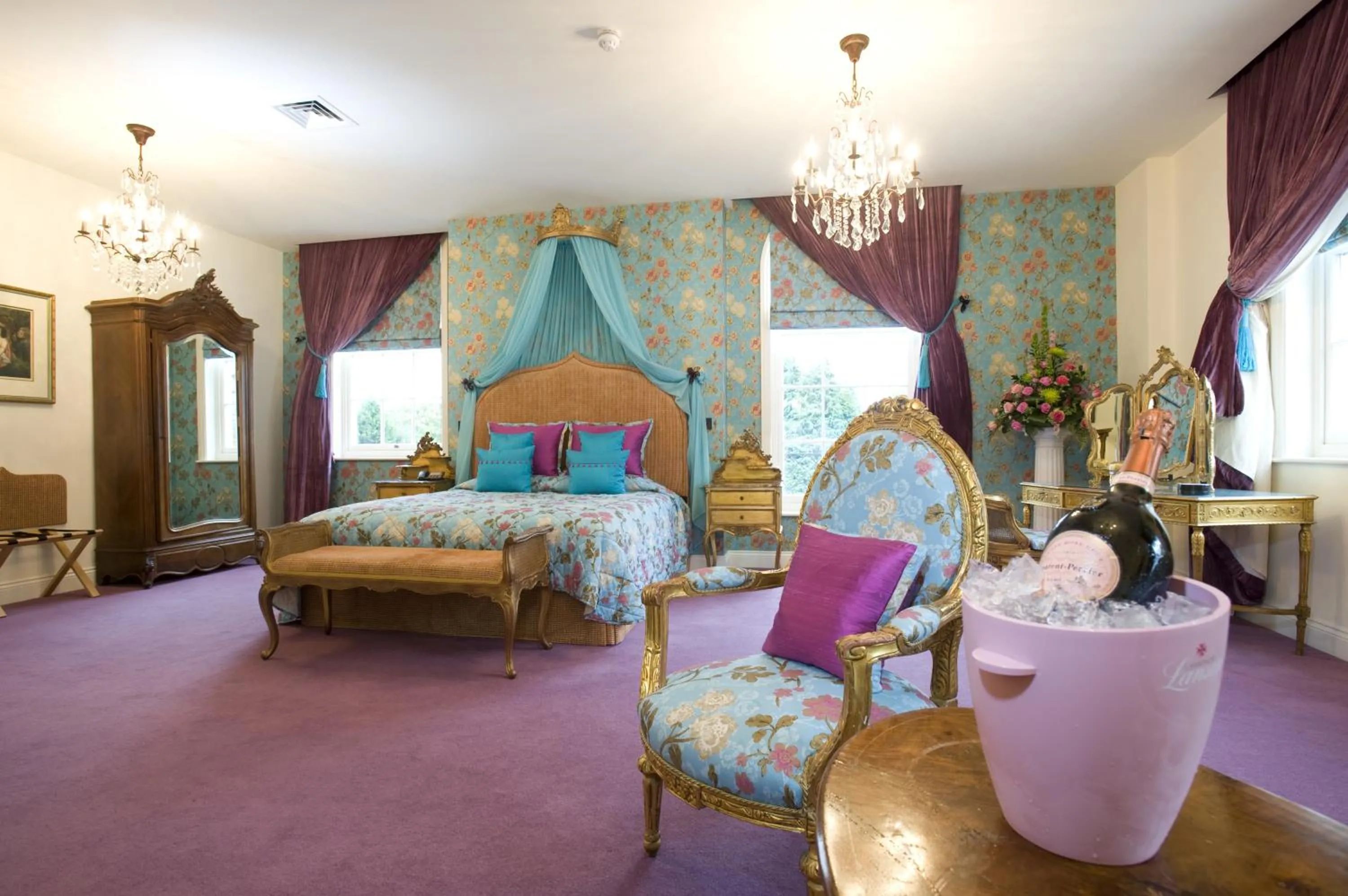 Photo of the whole room, Bed in Orsett Hall