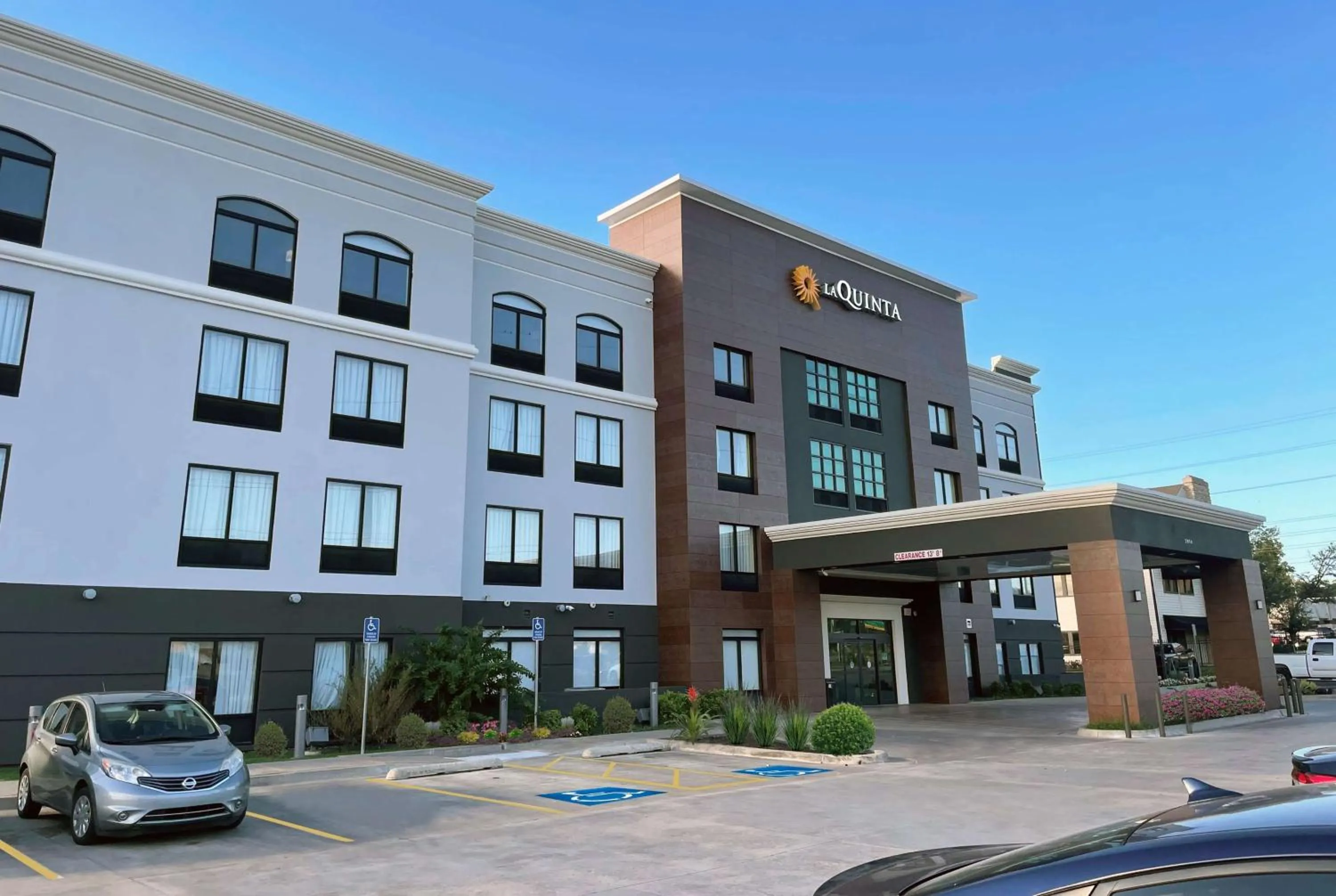 Property building in La Quinta Inn & Suites by Wyndham Tulsa Midtown