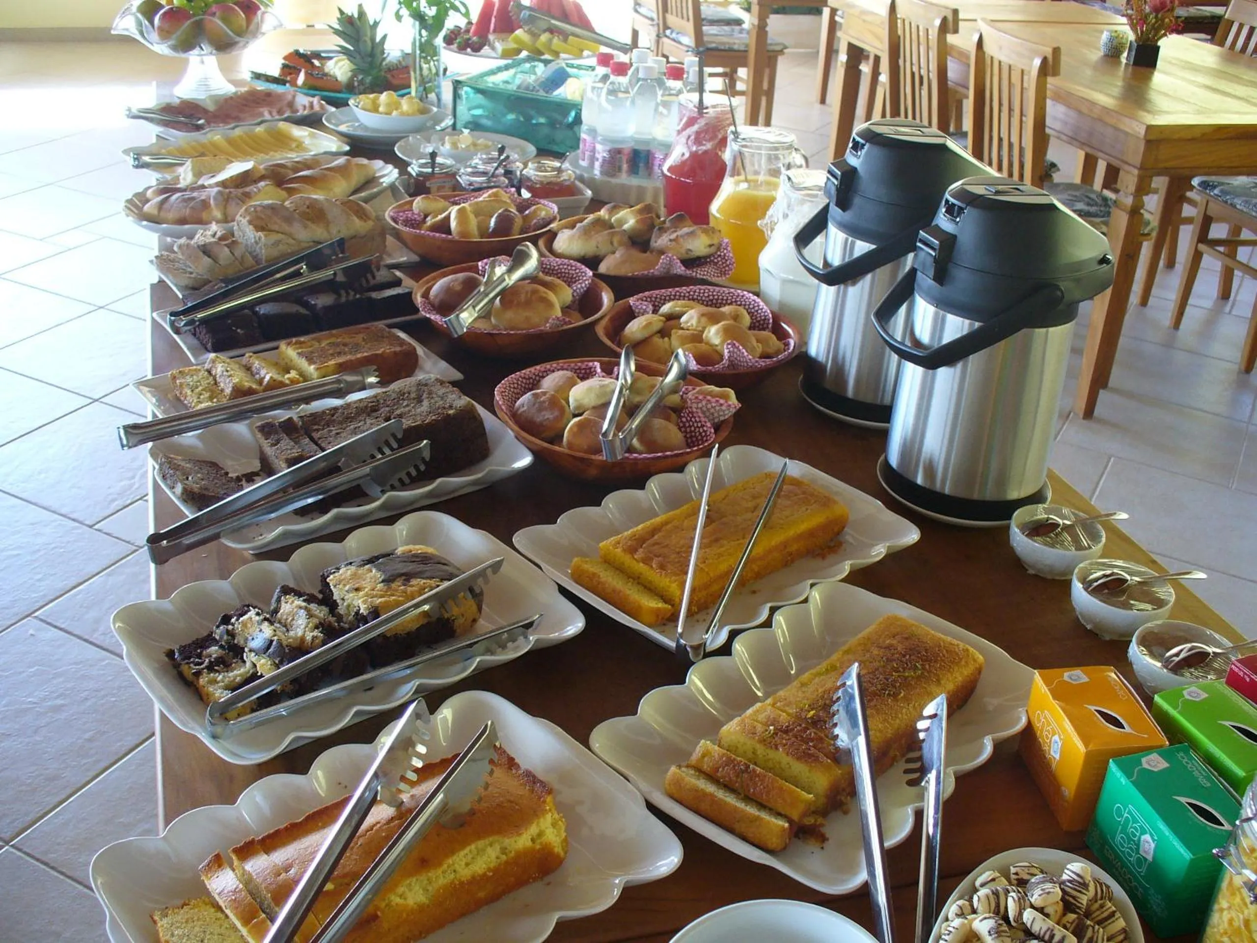 Buffet breakfast in Refugio do Saci Hotel