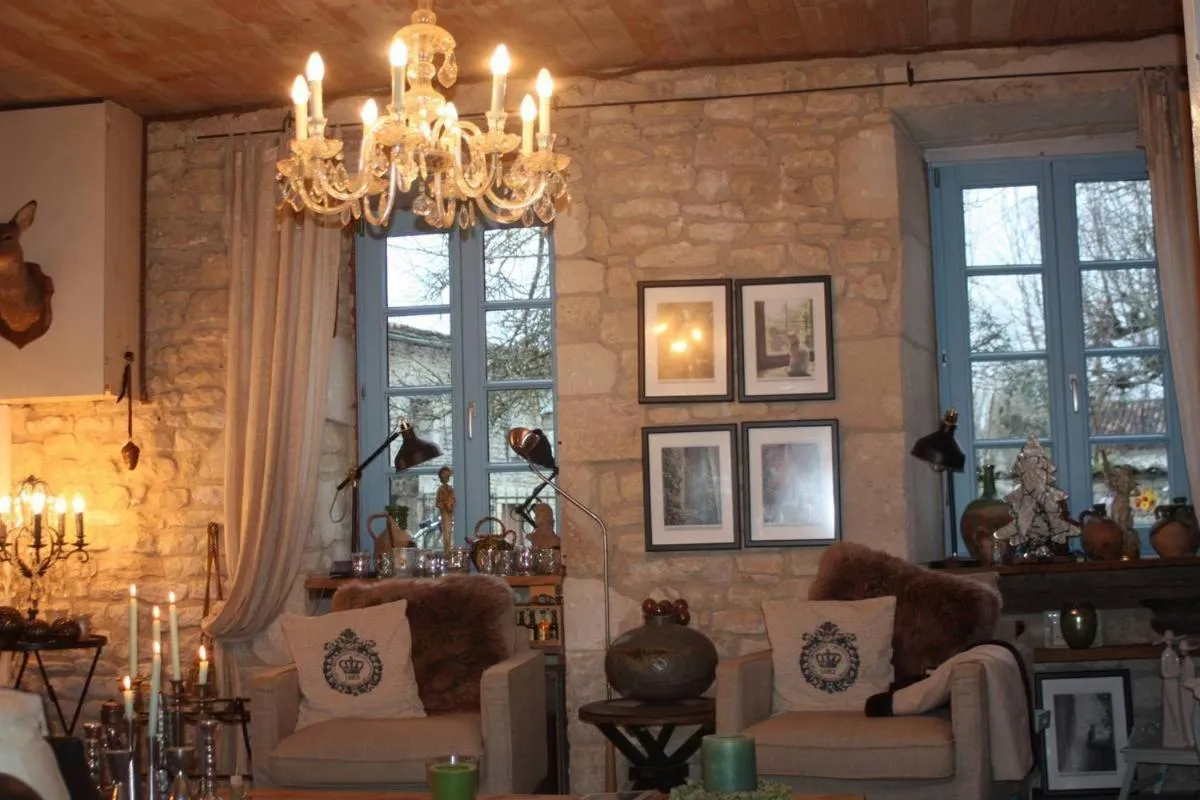 Communal lounge/ TV room in Le vieux Prieuré