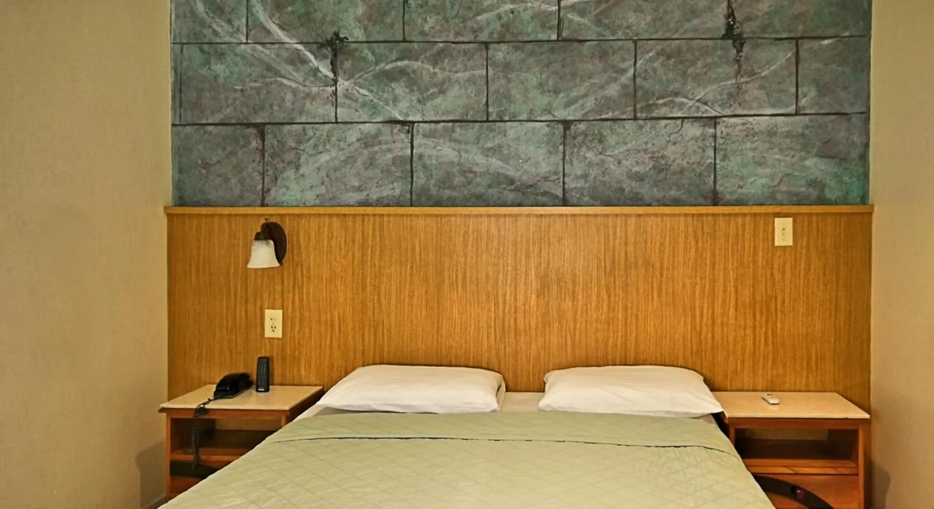 Bed in Hotel Castilla