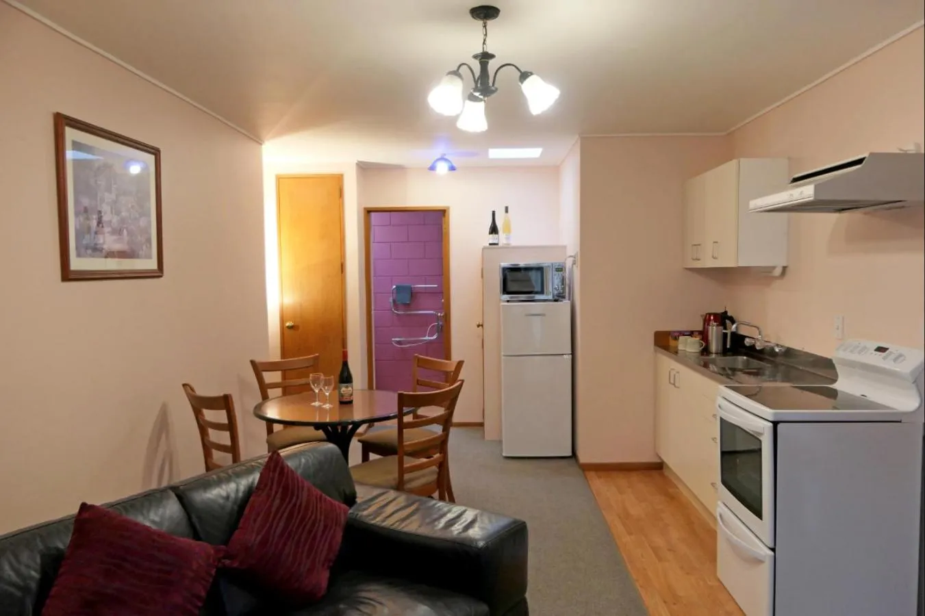 Seating area in Queenstown Holiday Park Creeksyde