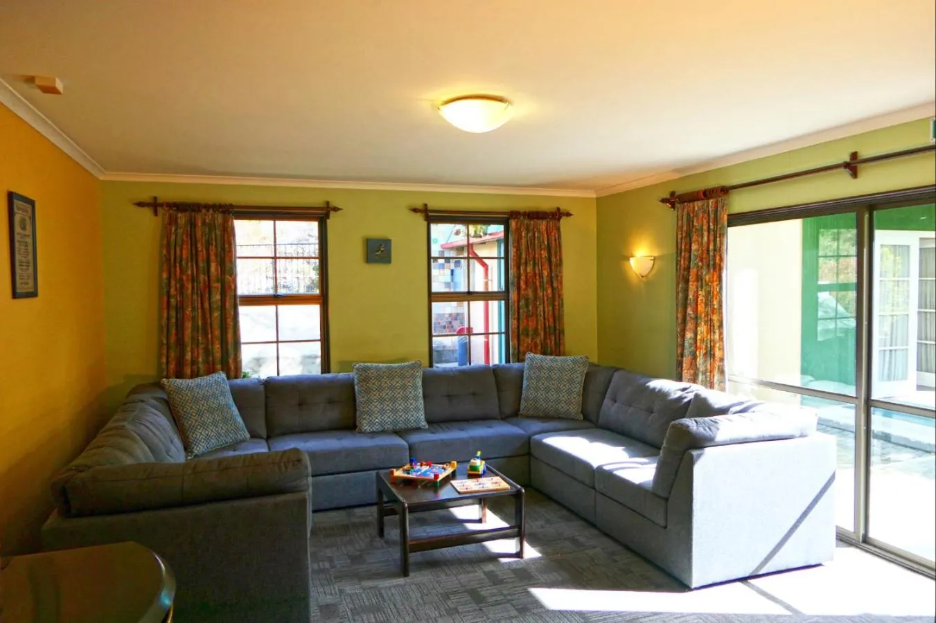 TV and multimedia in Queenstown Holiday Park Creeksyde