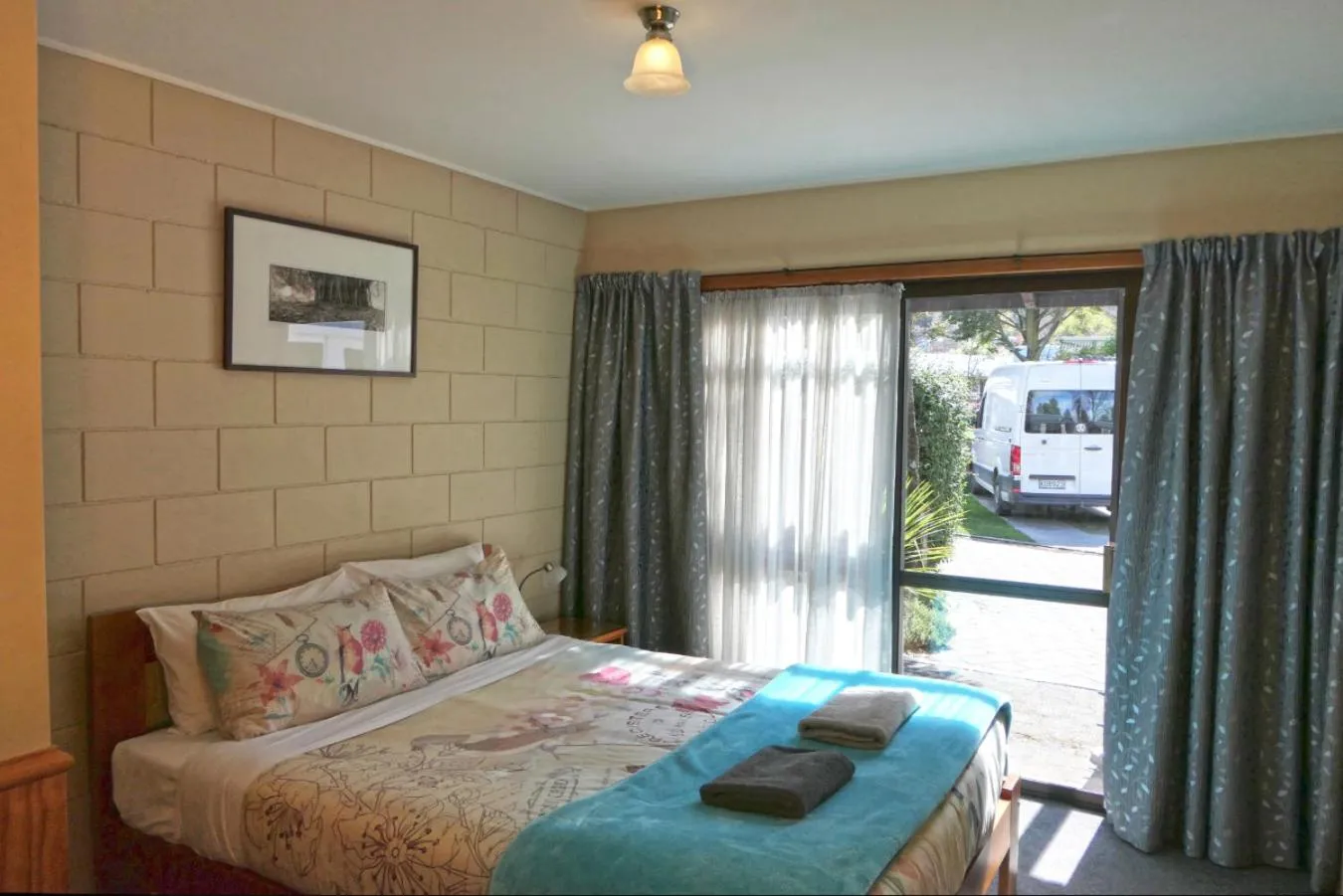 Bed in Queenstown Holiday Park Creeksyde