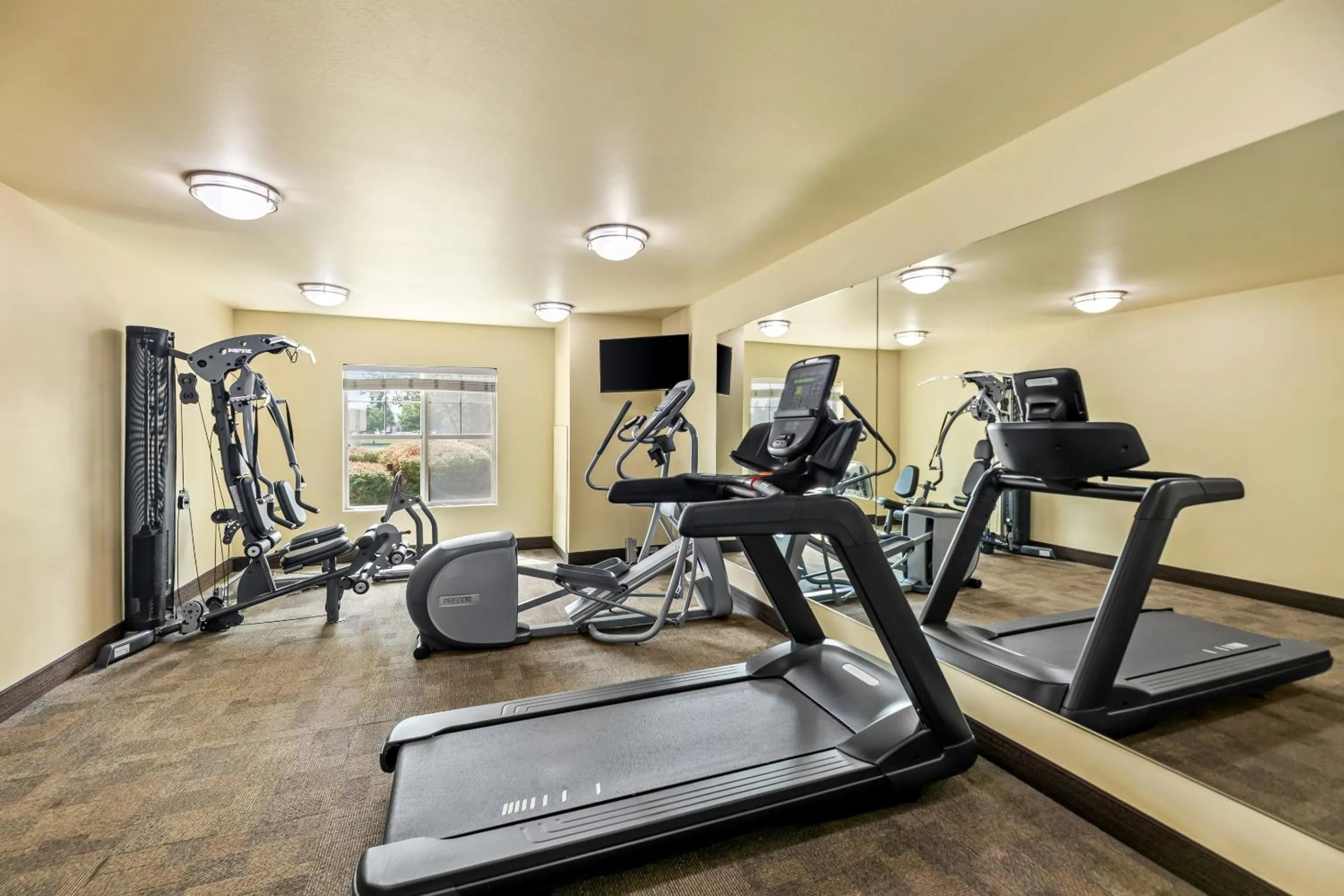 Fitness centre/facilities in Ledgestone Suites Hotel Yakima