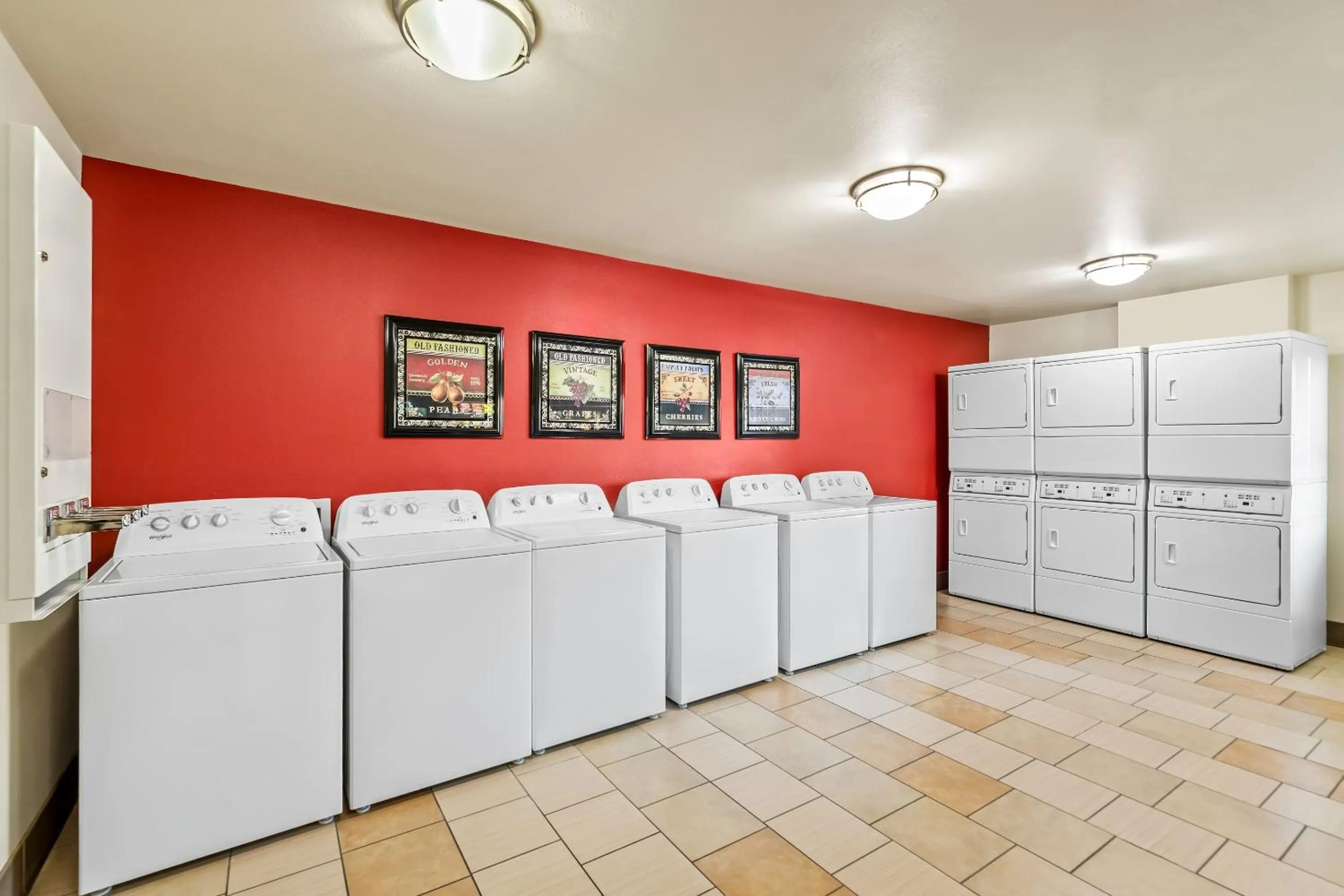 laundry in Ledgestone Suites Hotel Yakima