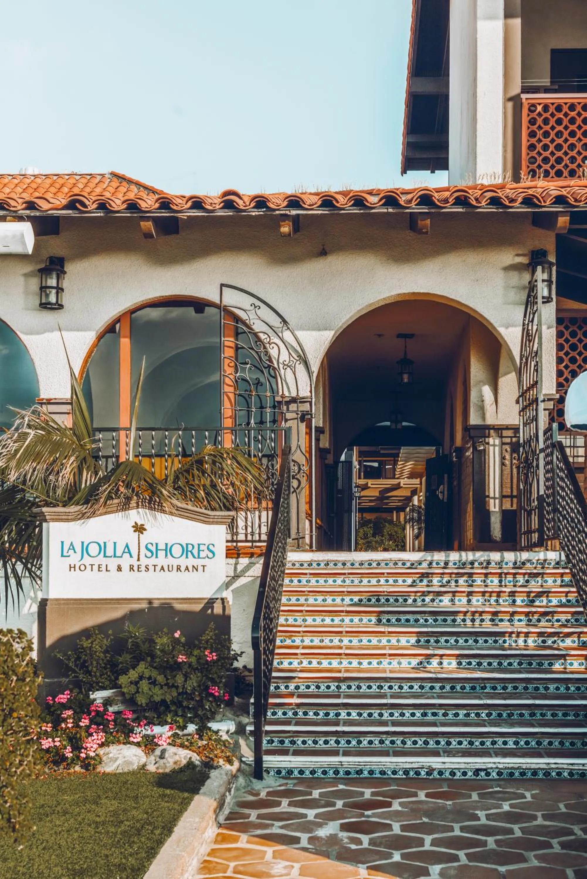 Restaurant/places to eat in La Jolla Shores Hotel