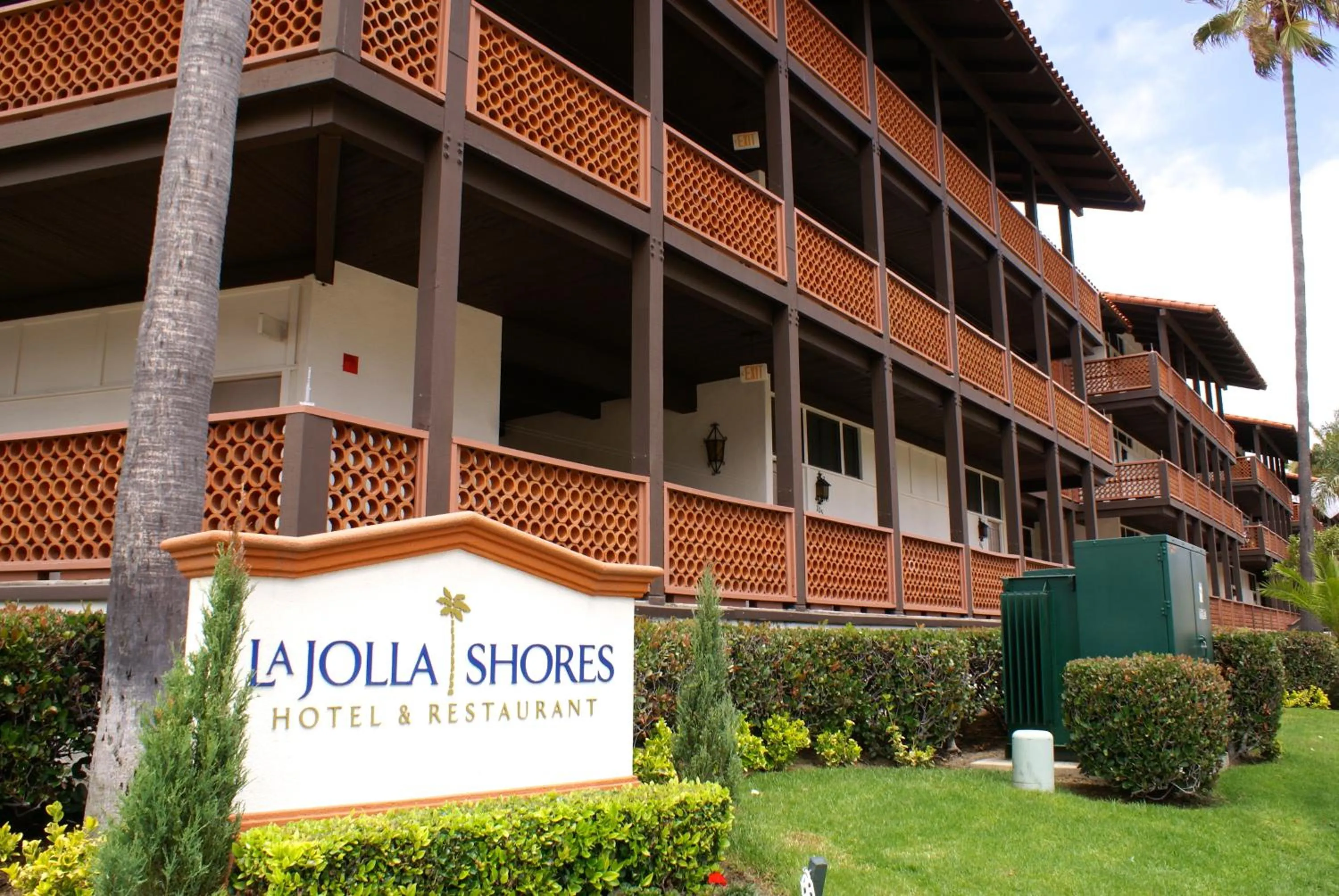 Property building in La Jolla Shores Hotel