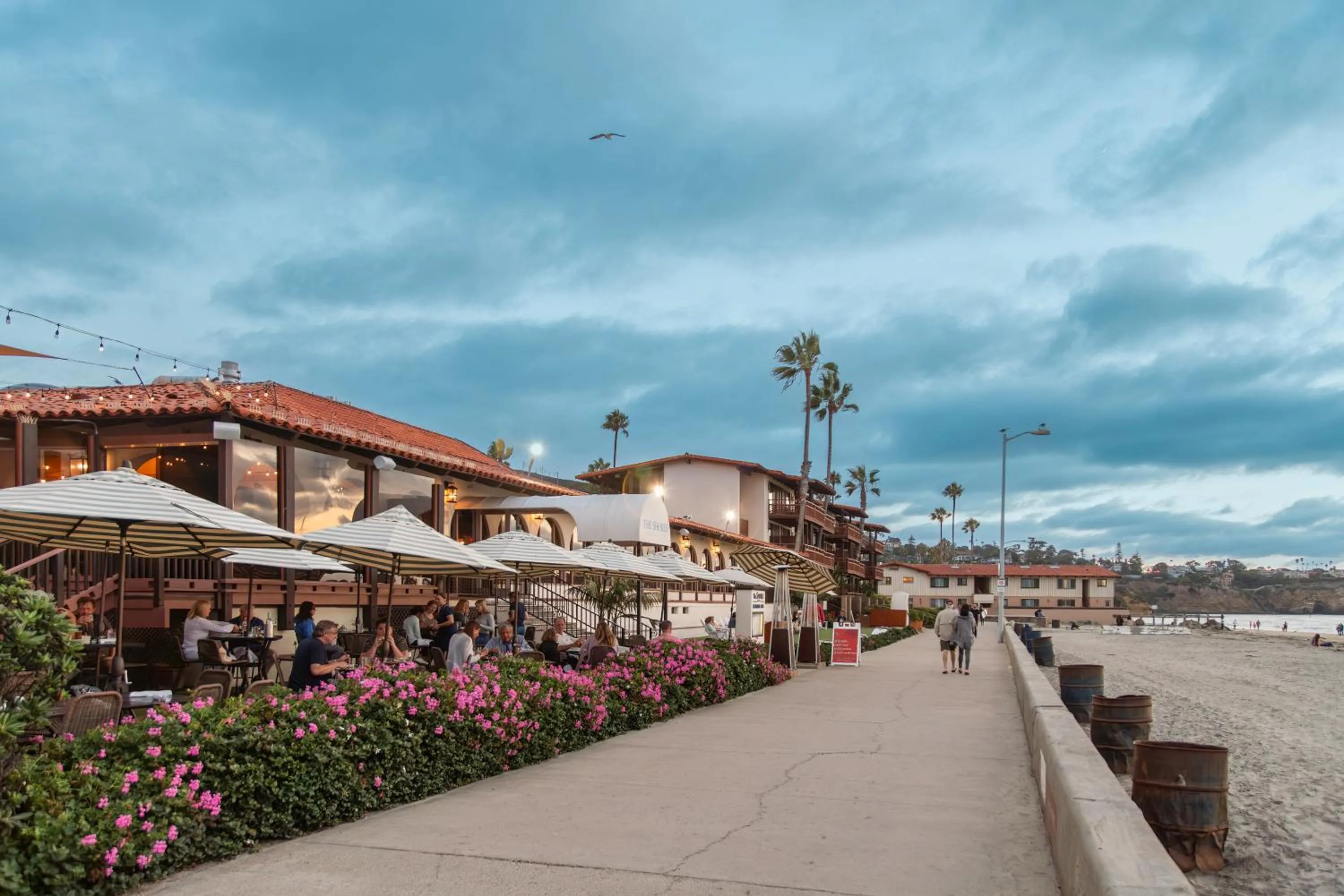 Restaurant/places to eat in La Jolla Shores Hotel