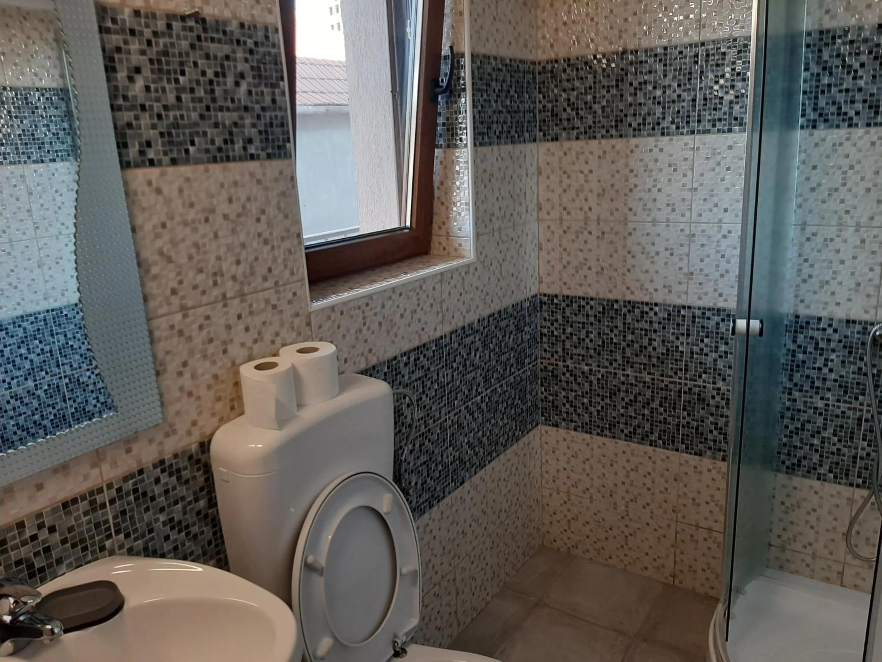 Shower in Vila Fortuna Auri