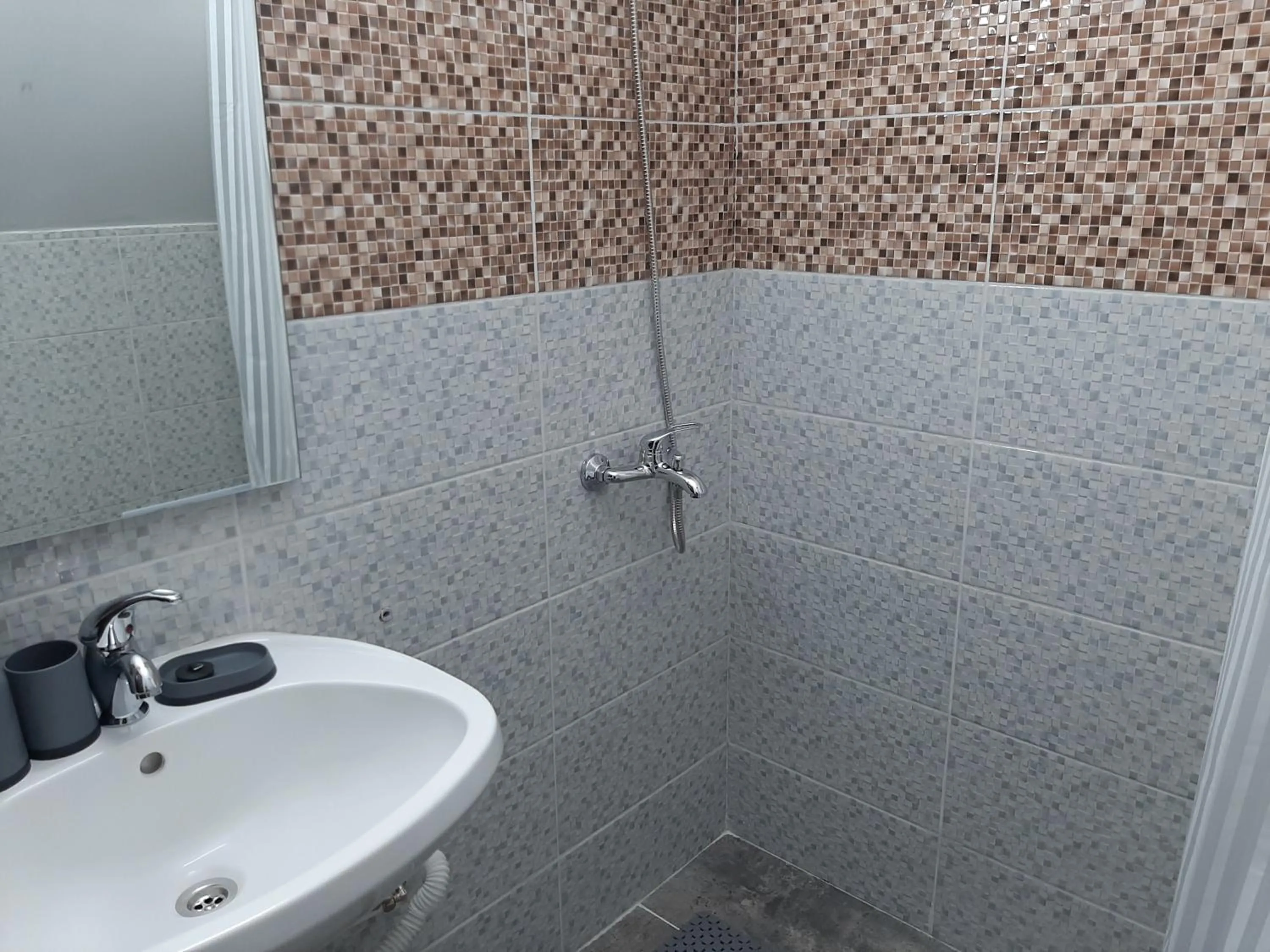 Shower in Vila Fortuna Auri