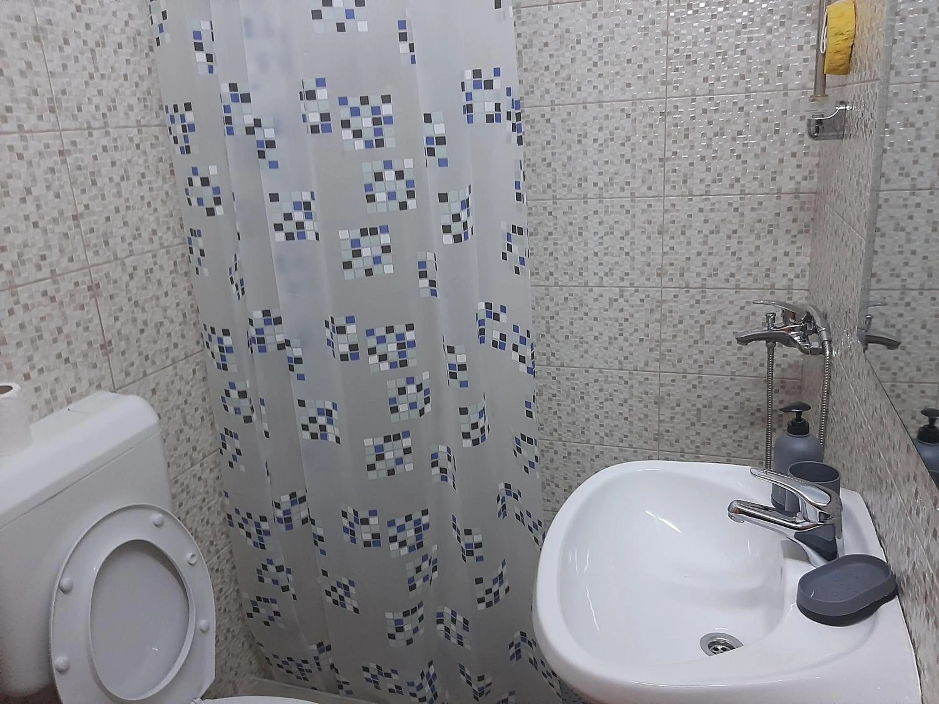 Shower in Vila Fortuna Auri