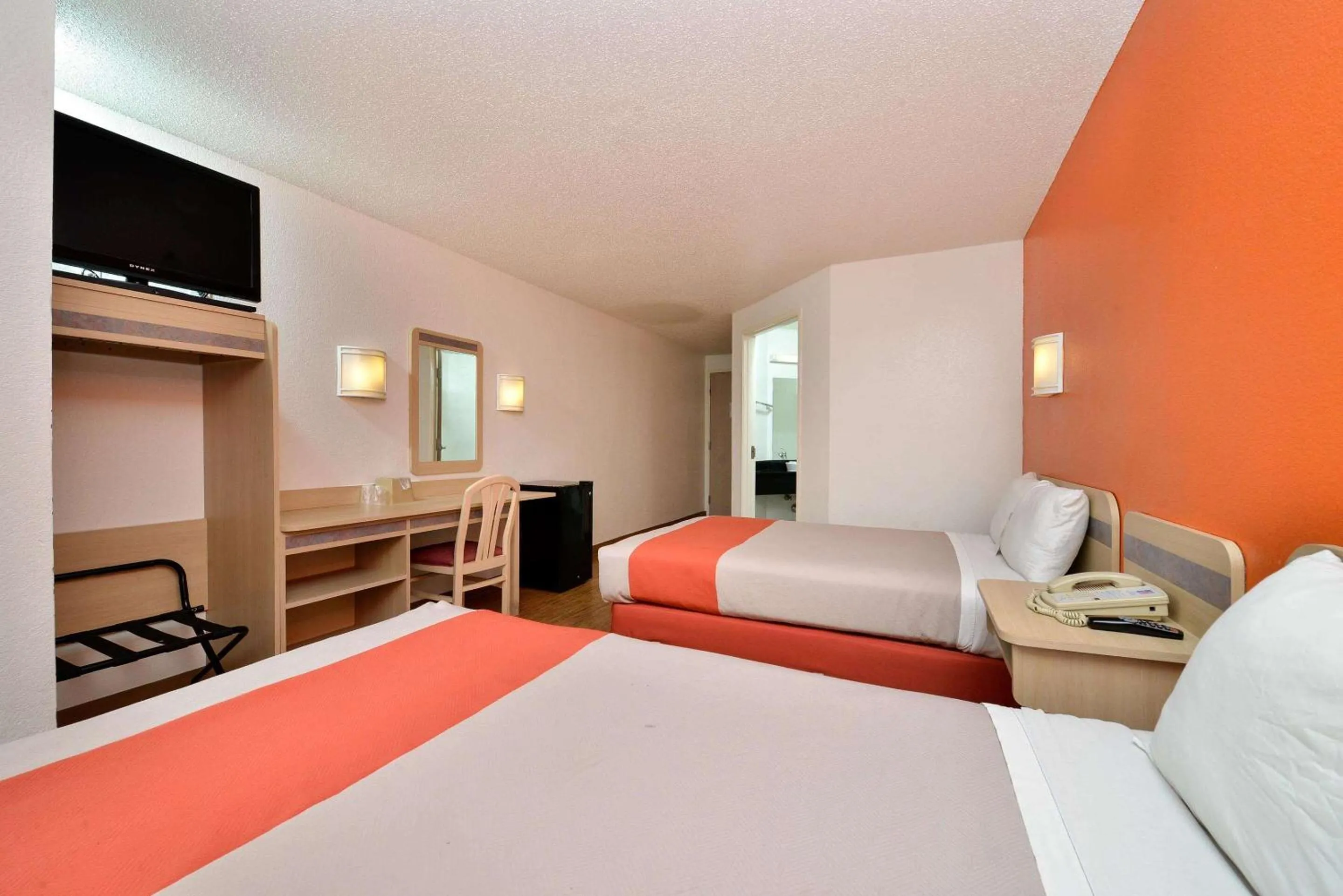 Bedroom, Bed in Motel 6-McKinney, TX - North