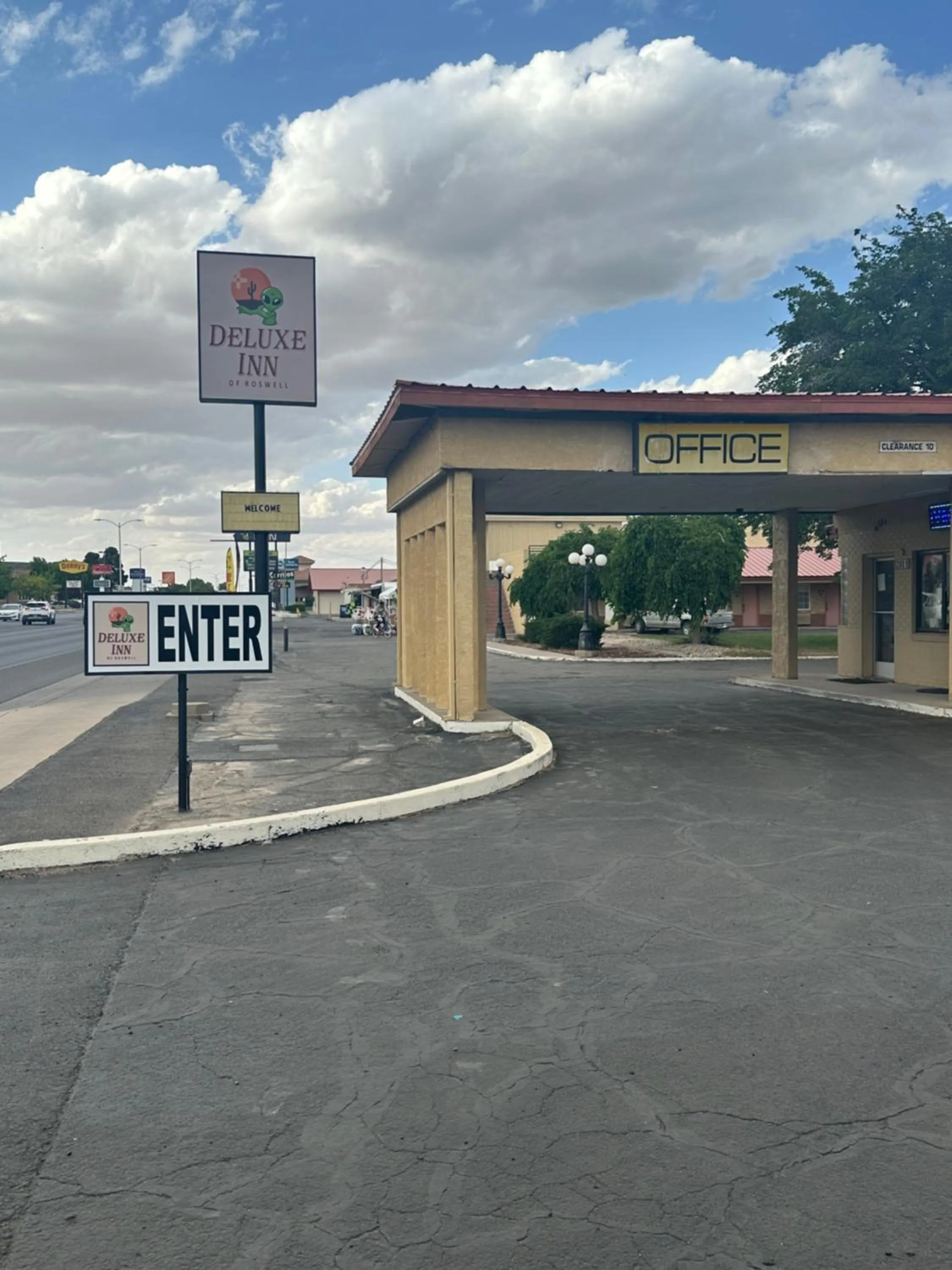 Deluxe Inn Of Roswell