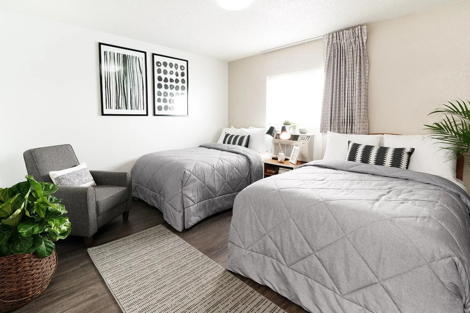 Bed in InTown Suites Extended Stay Colorado Springs