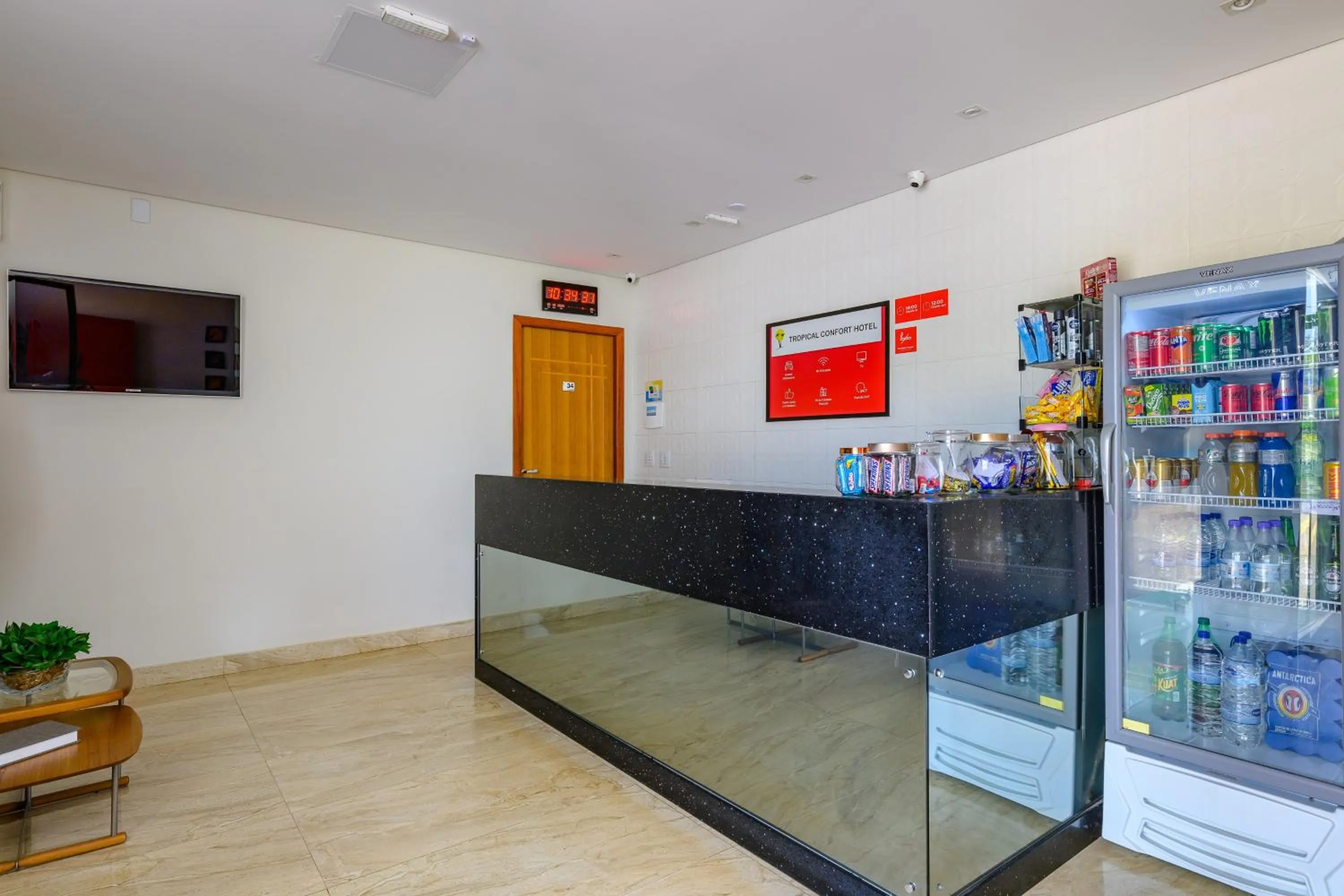 Lobby or reception in OYO Tropical Confort Hotel, Brasilia