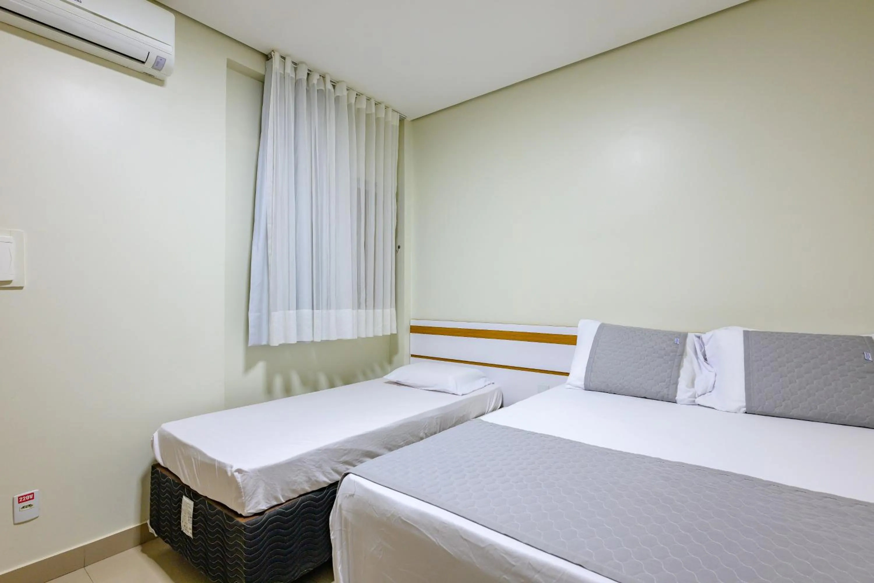 Bedroom, Bed in OYO Tropical Confort Hotel, Brasilia