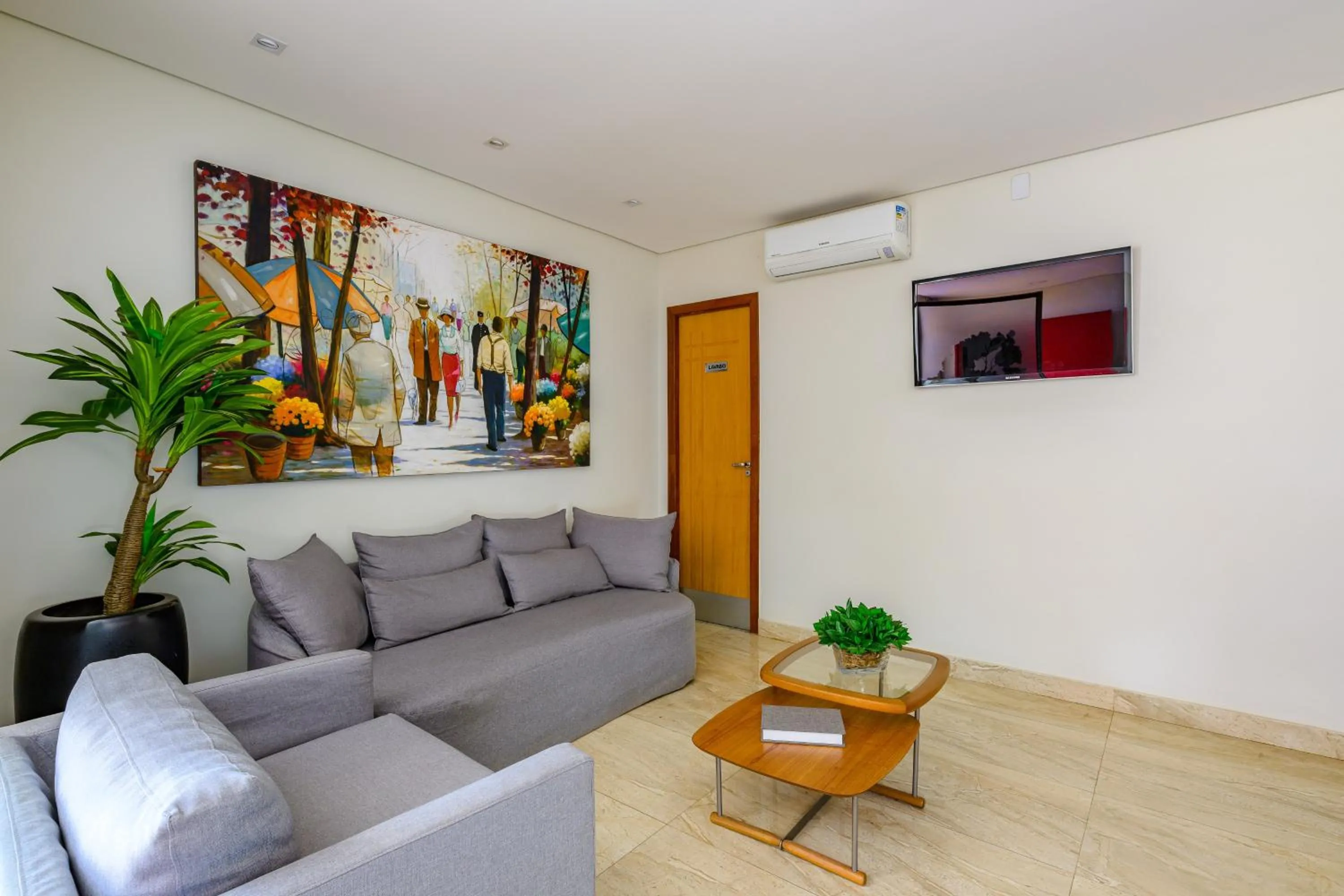 Lobby or reception in OYO Tropical Confort Hotel, Brasilia