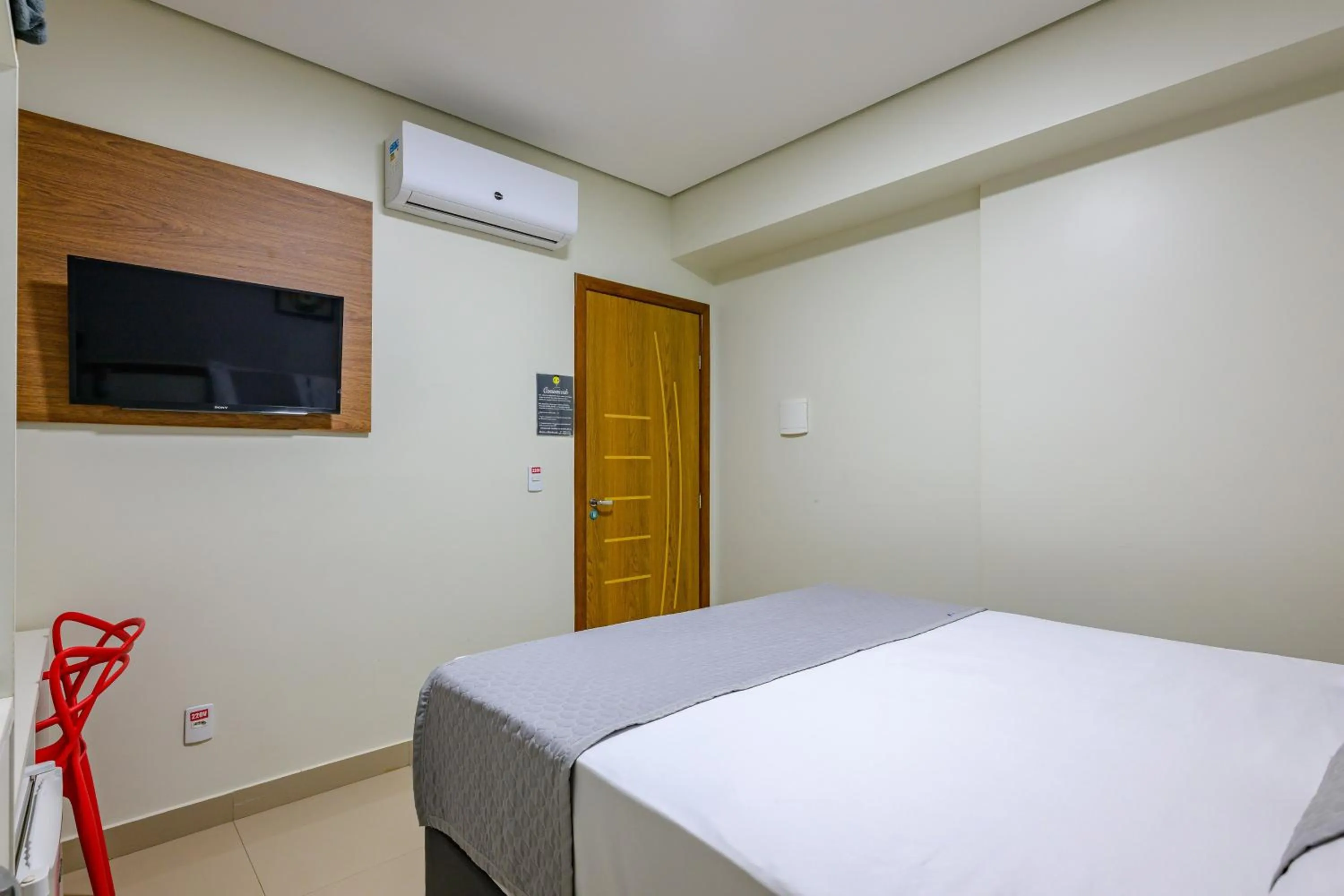 Bedroom, Bed in OYO Tropical Confort Hotel, Brasilia