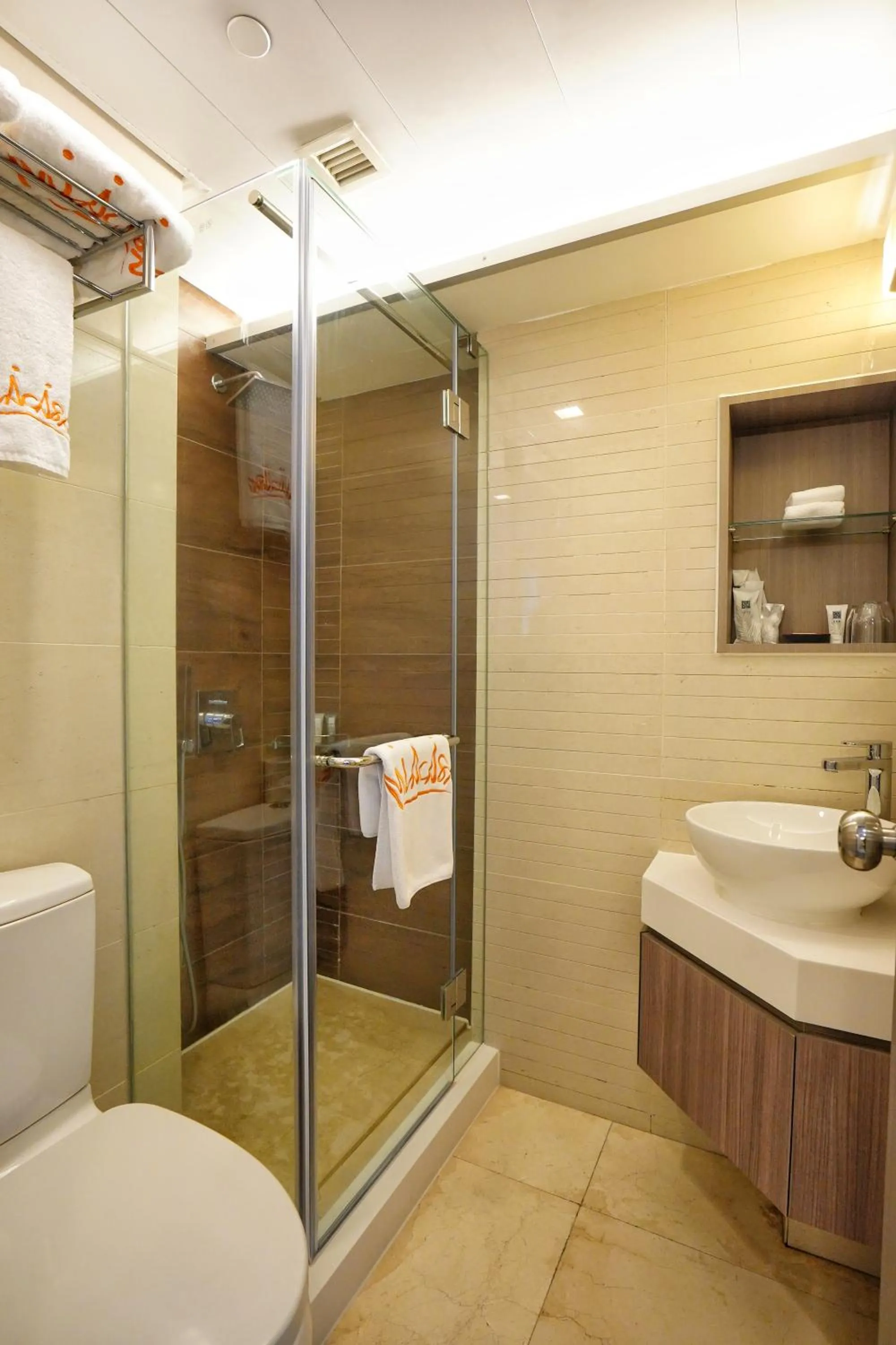Shower in Mia Casa Hotel