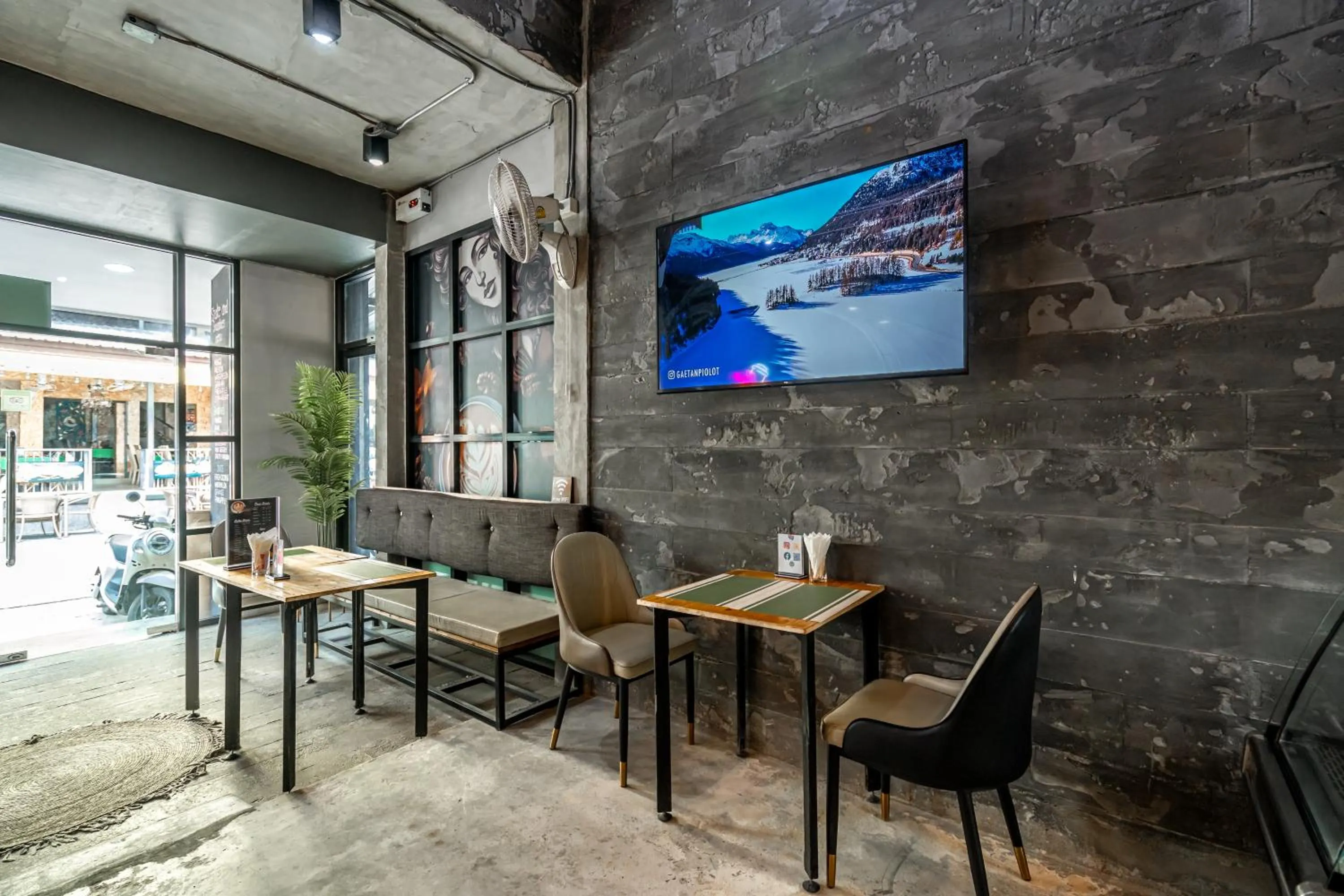 TV and multimedia in UNOTEL Karon Beach