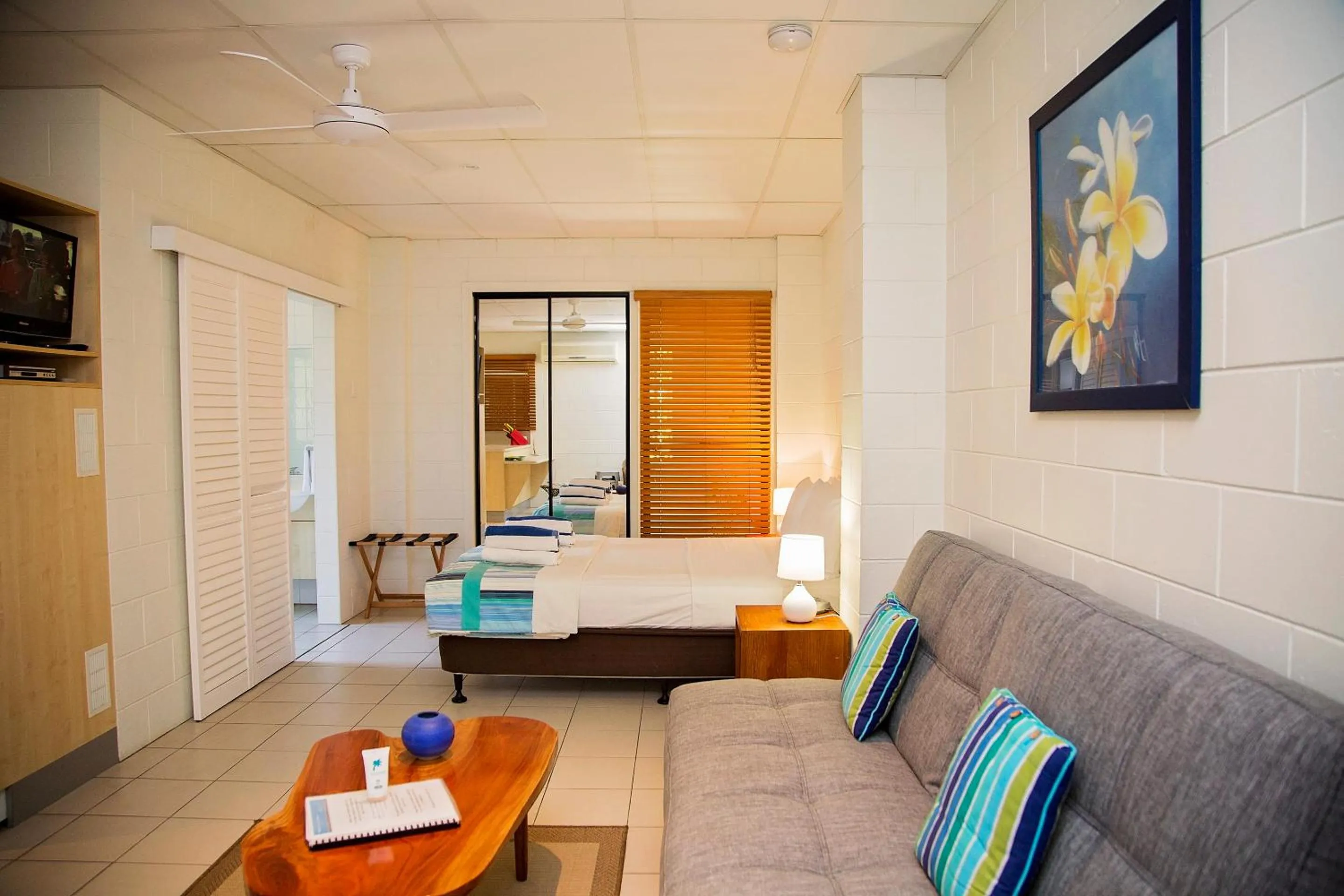 Living room, Bed in Apollo Jewel Beachfront Apartments