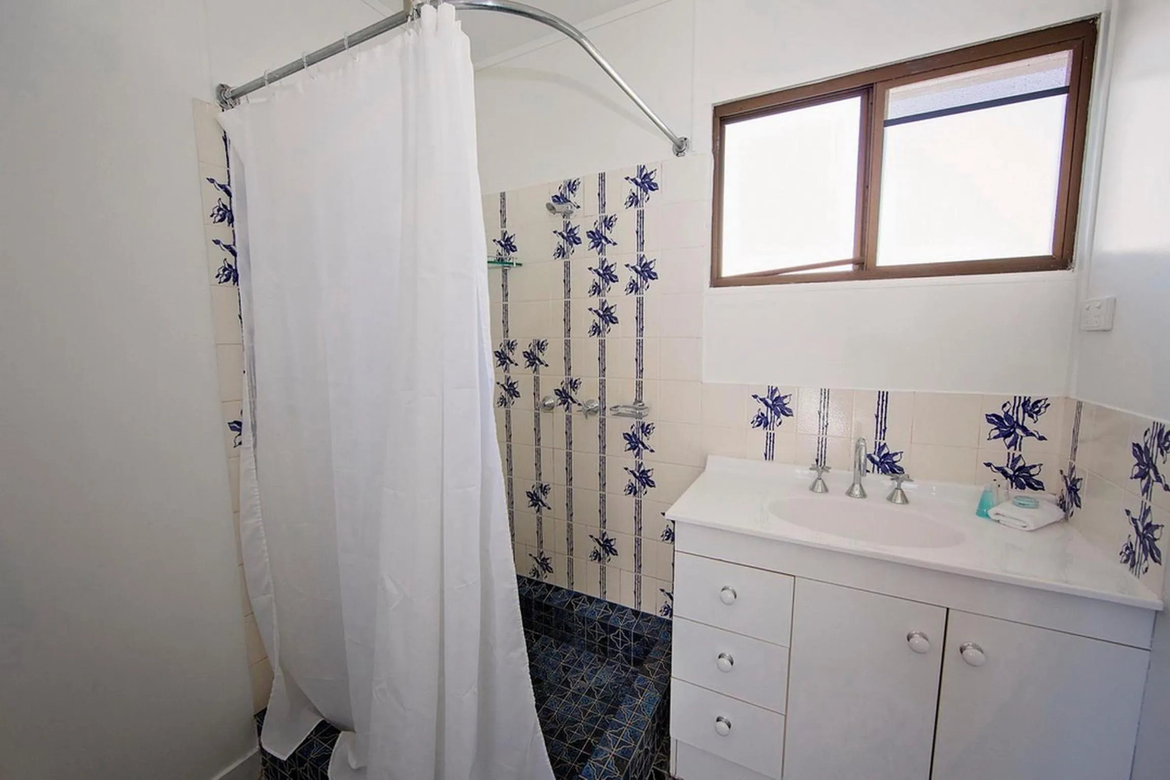 Shower in Apollo Jewel Beachfront Apartments