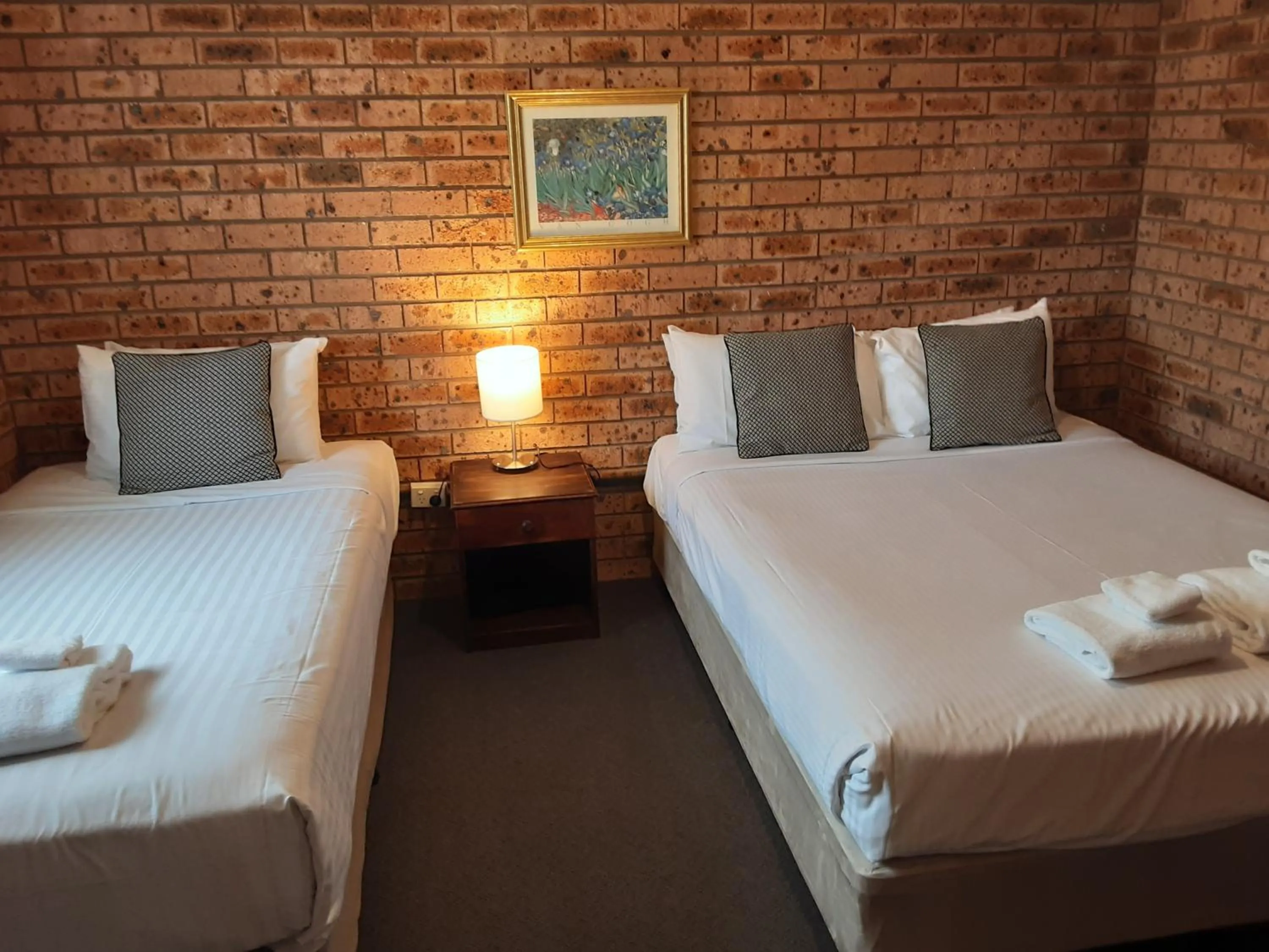 Bed in Blue Diamond Motor Inn