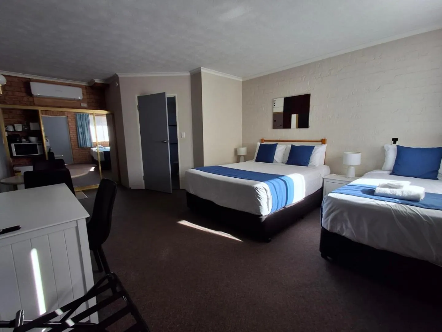 Bed in Blue Diamond Motor Inn