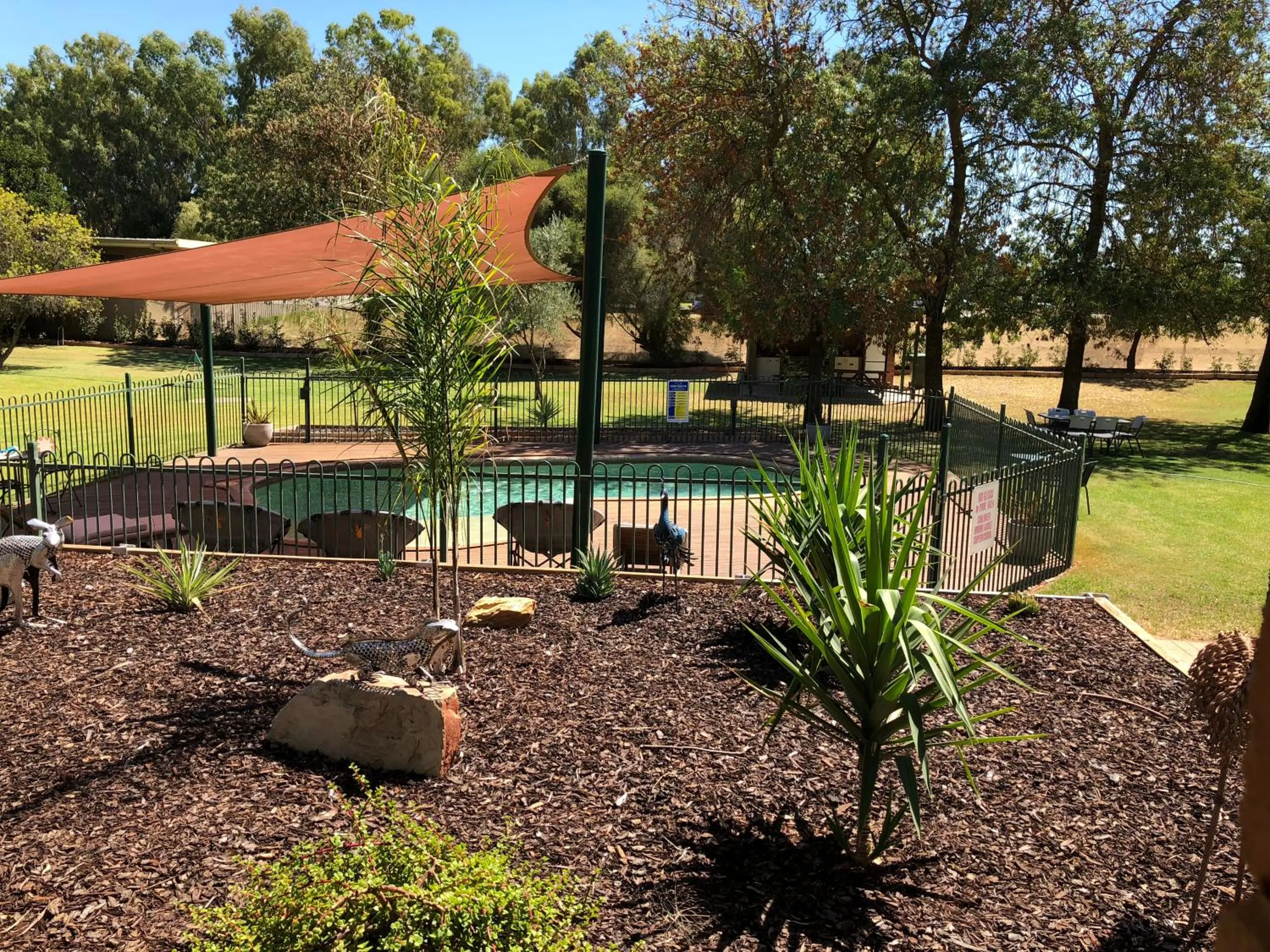 Patio, Swimming Pool in Bullanginya Lodge